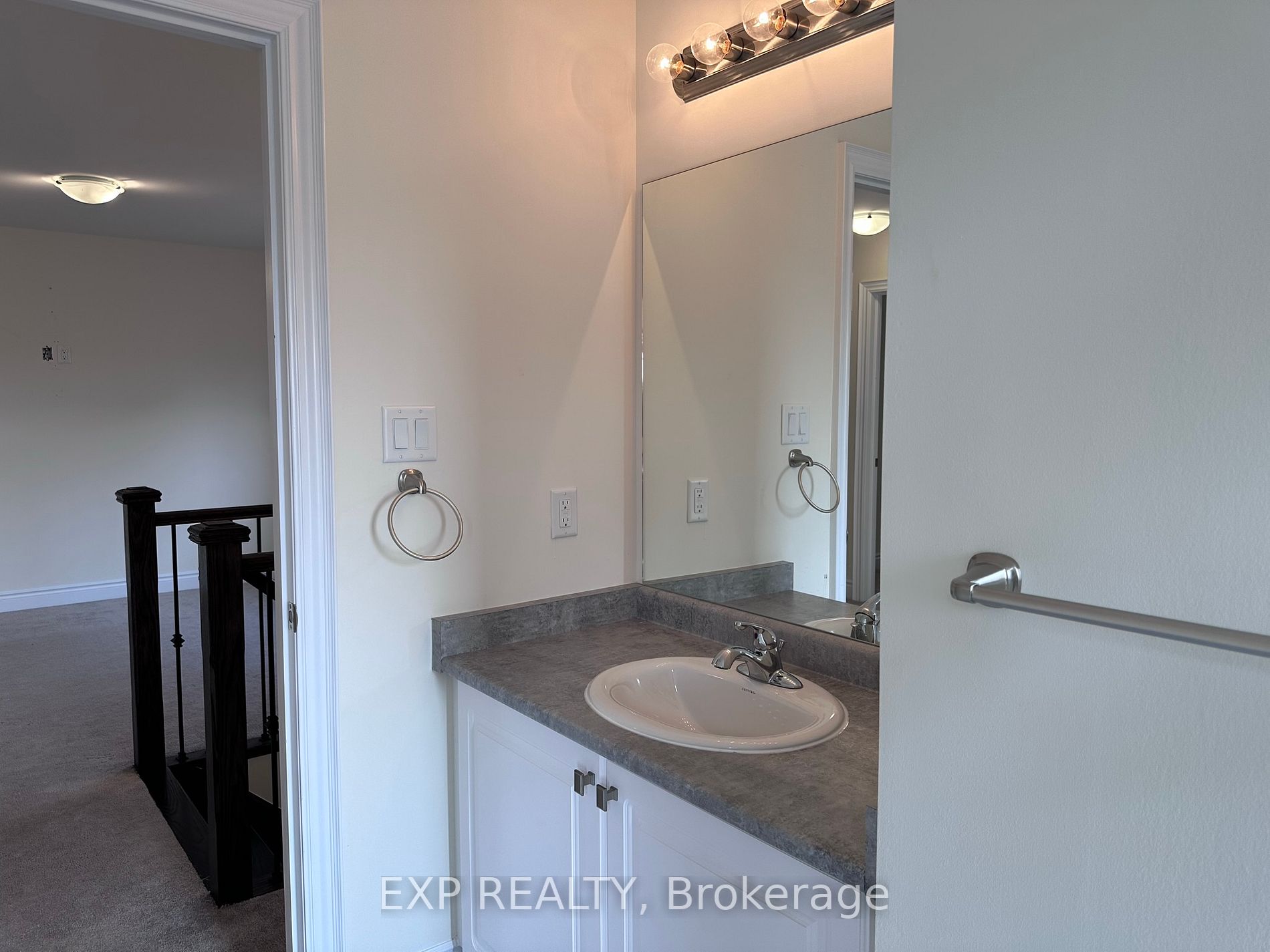 31 Lorne Thomas Place
