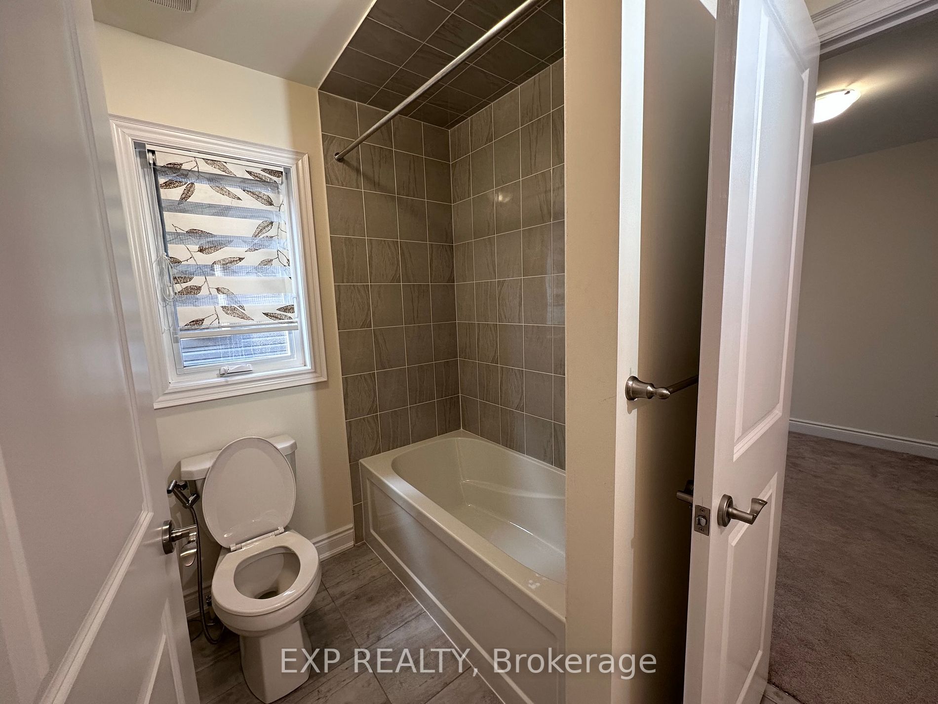 31 Lorne Thomas Place