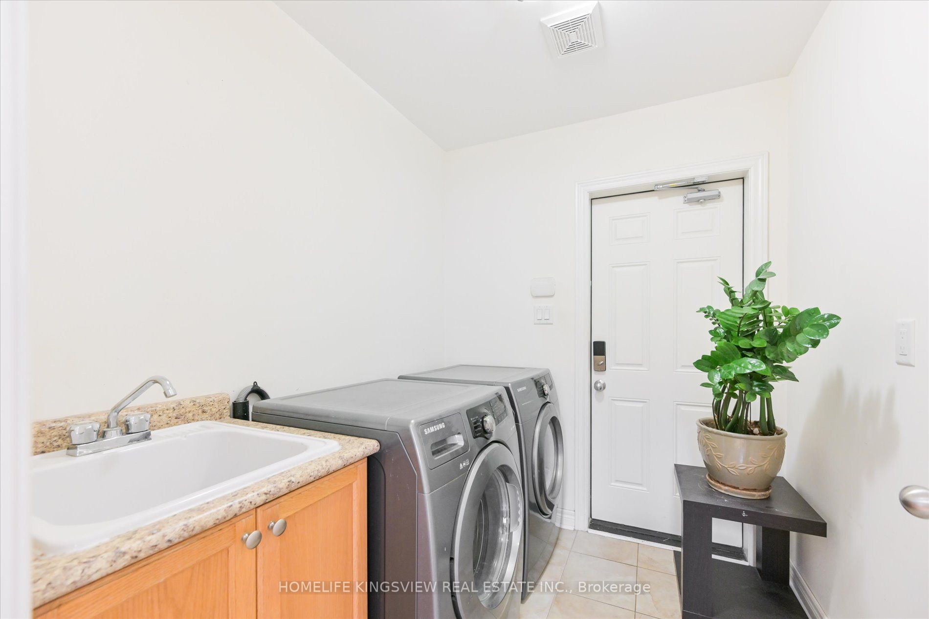 249 Meadowhawk Tr