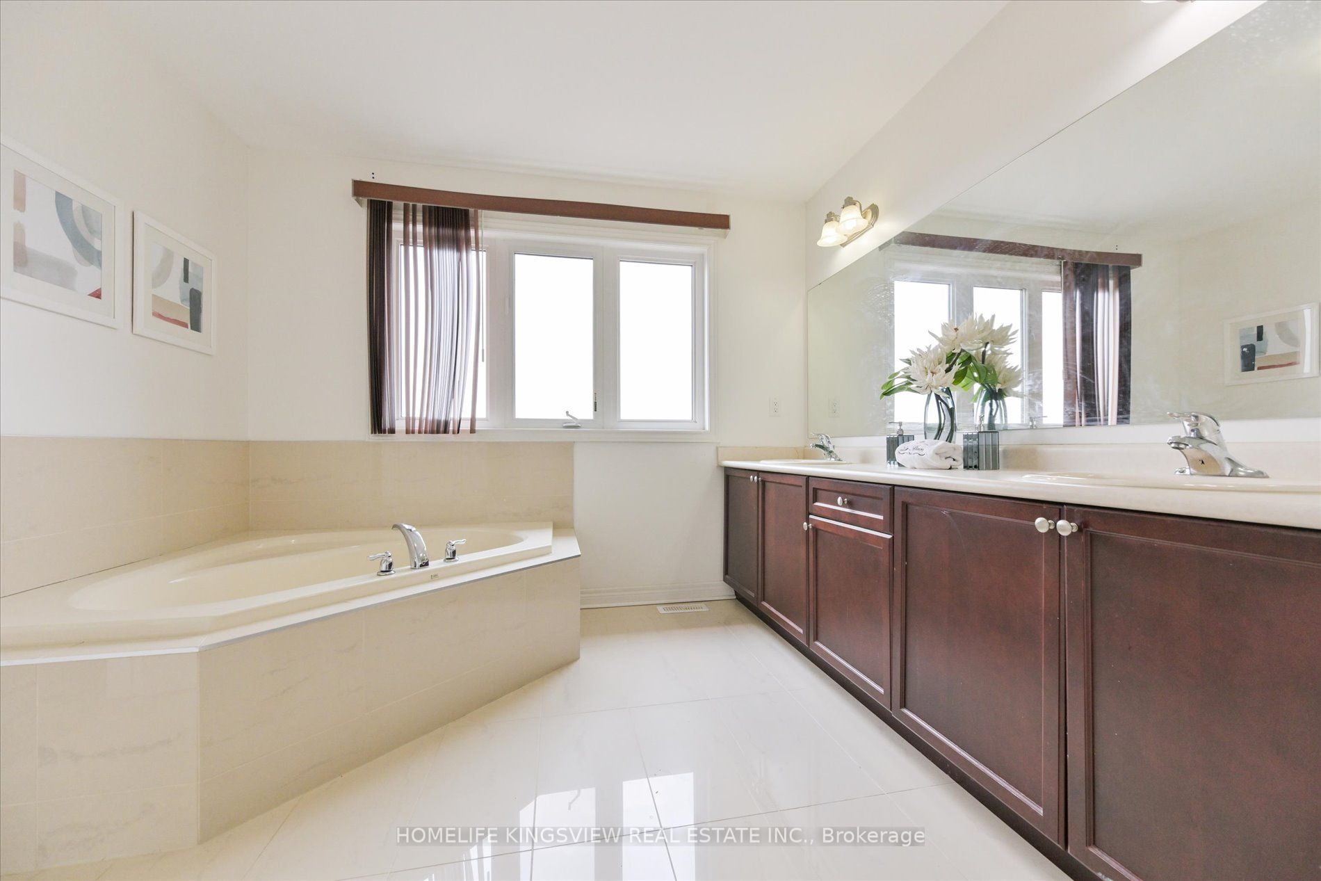 249 Meadowhawk Tr