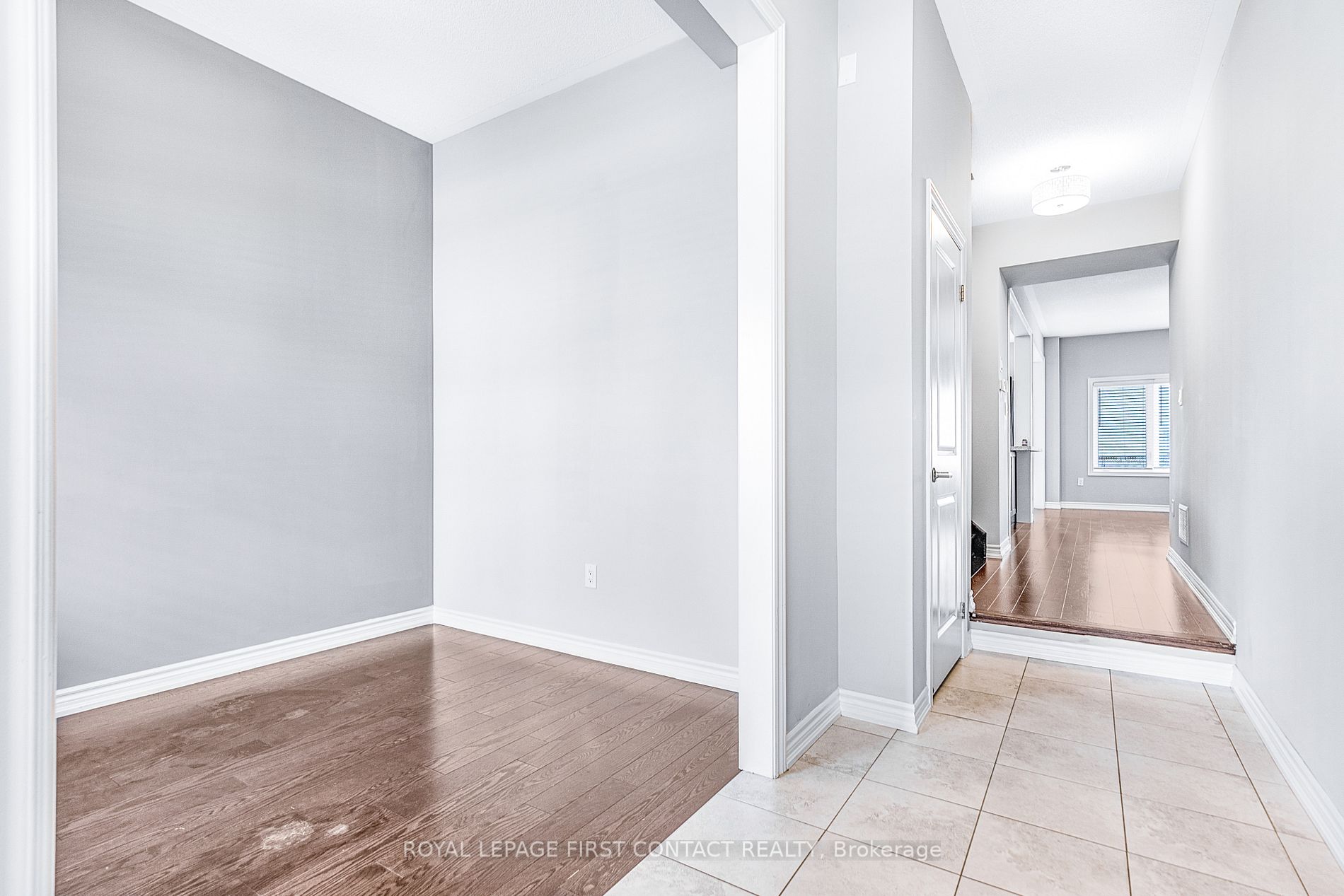 1489 Farrow Cres
