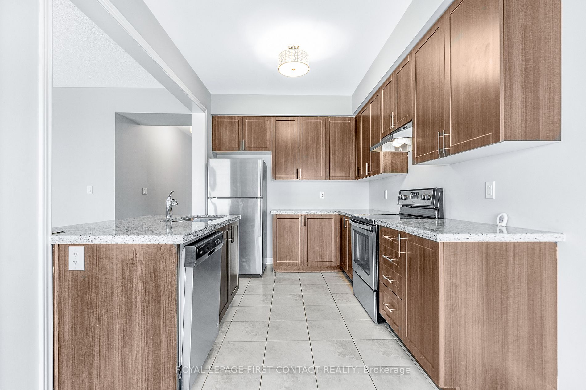 1489 Farrow Cres