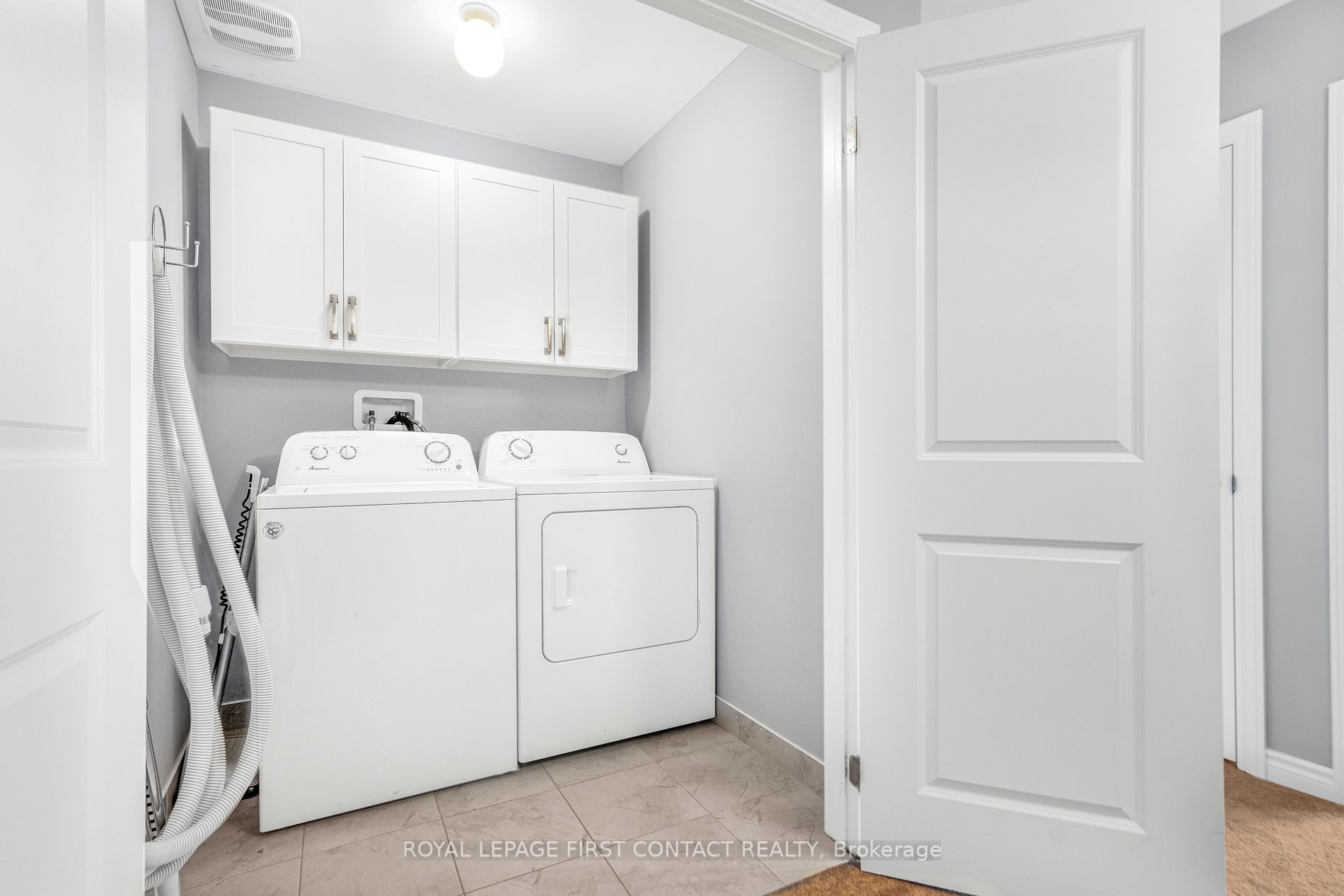 1489 Farrow Cres