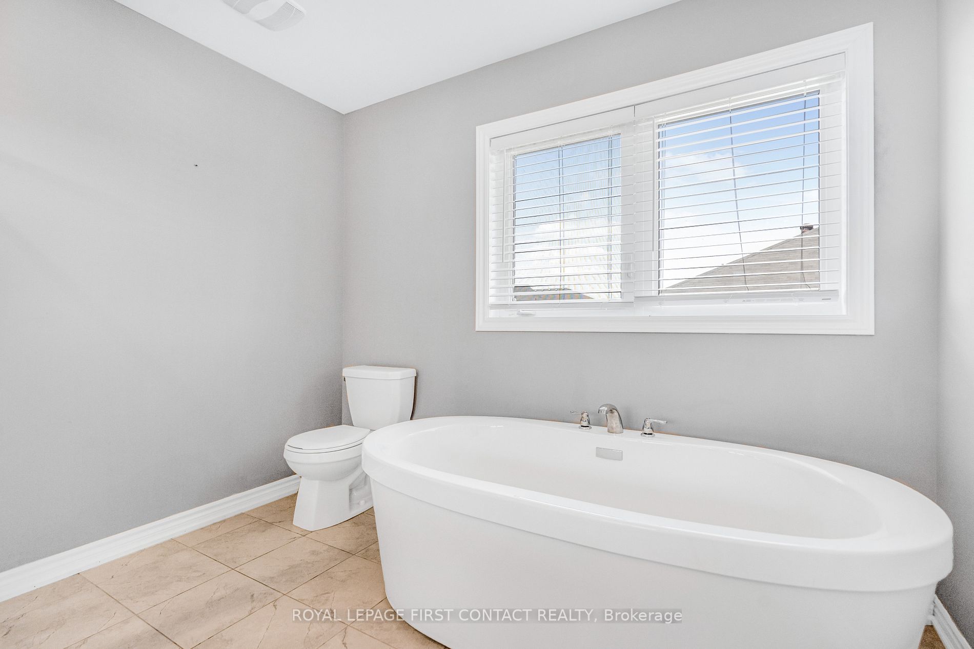 1489 Farrow Cres