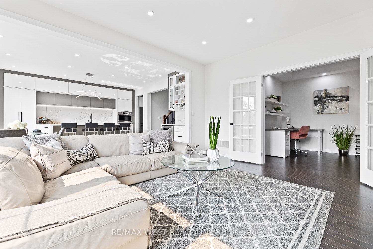 175 Stevenson Cres