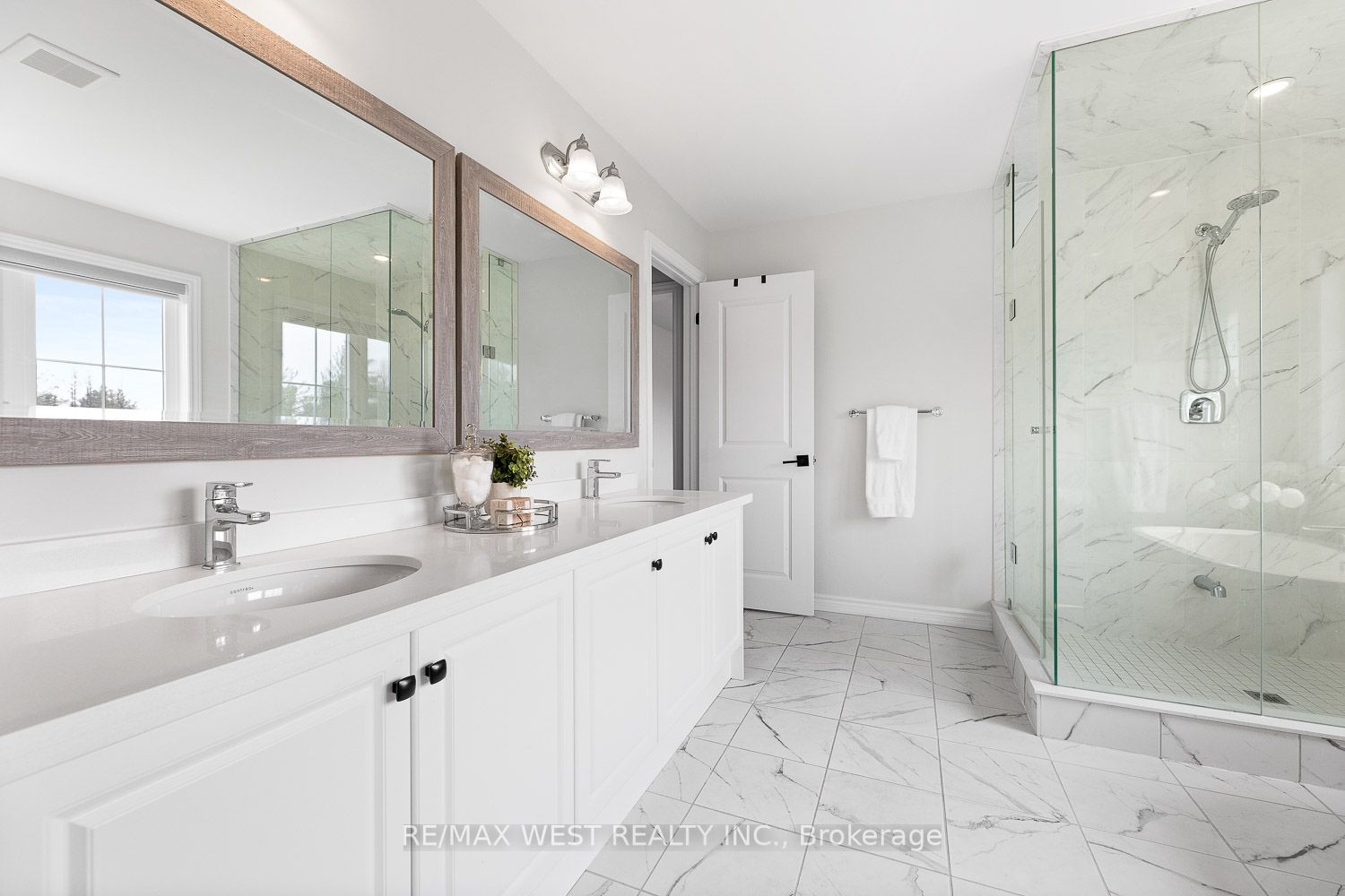 175 Stevenson Cres