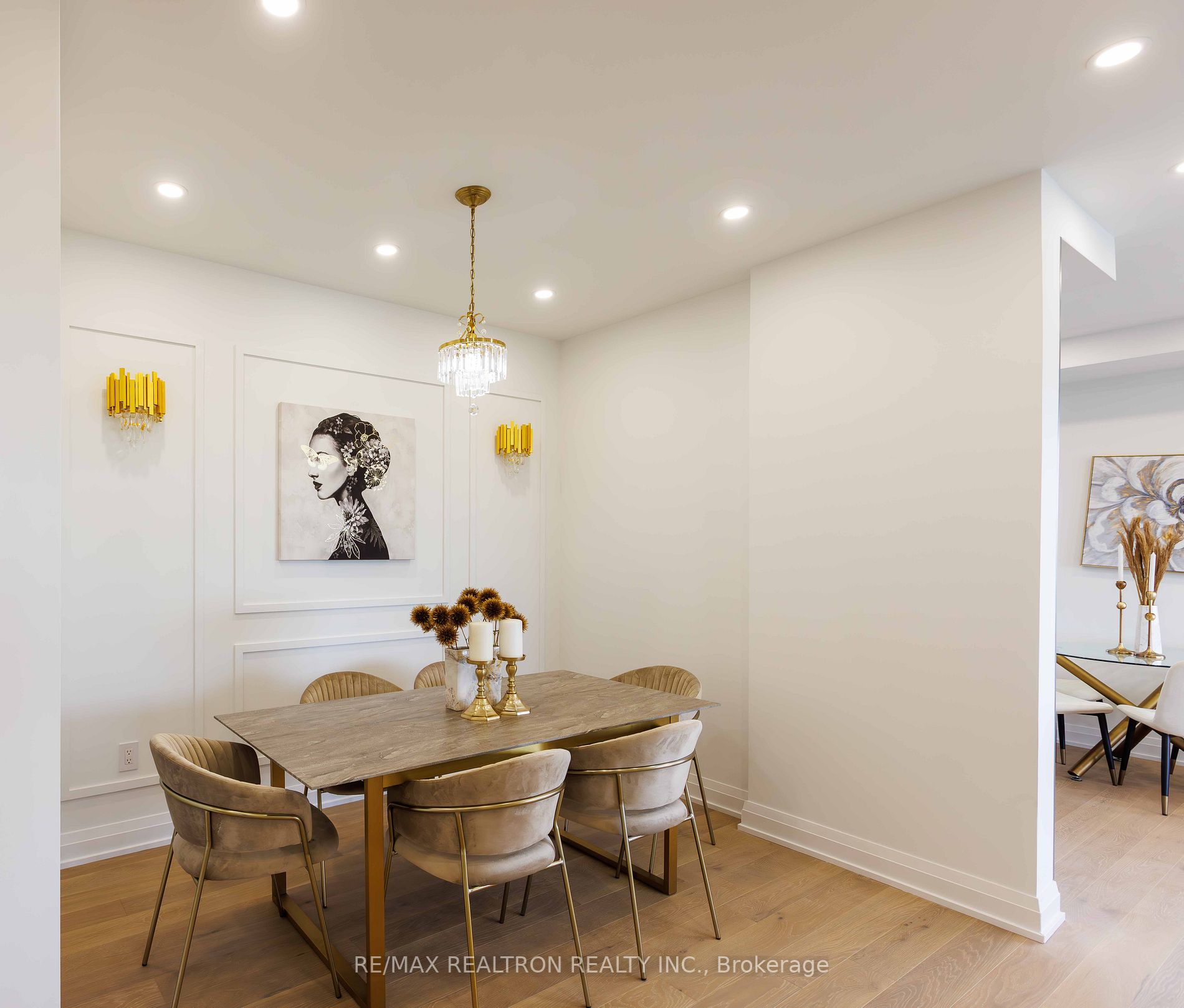 8111 Yonge St, #Ph04