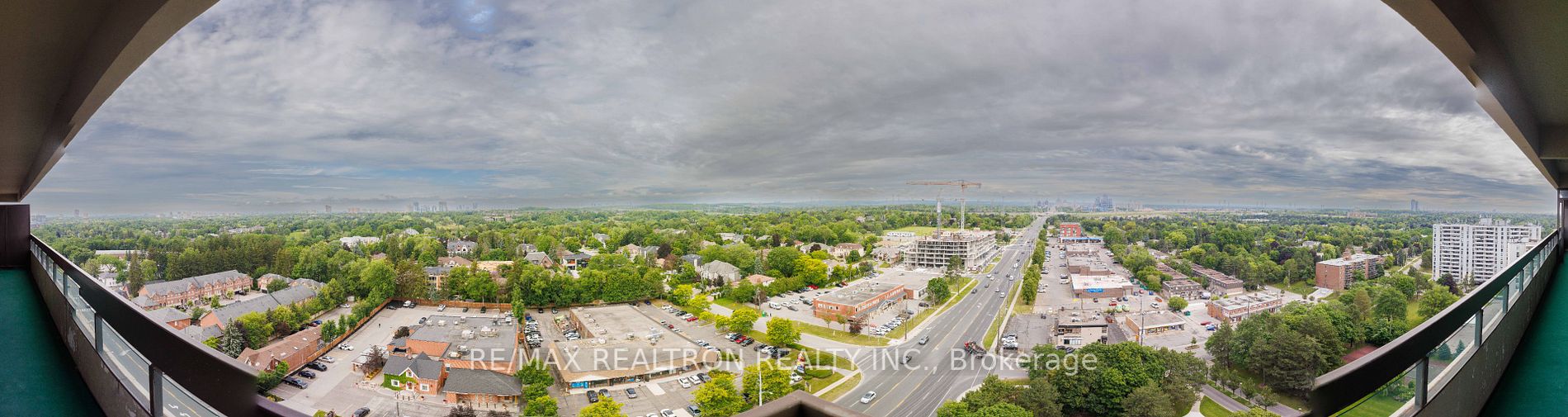 8111 Yonge St, #Ph04