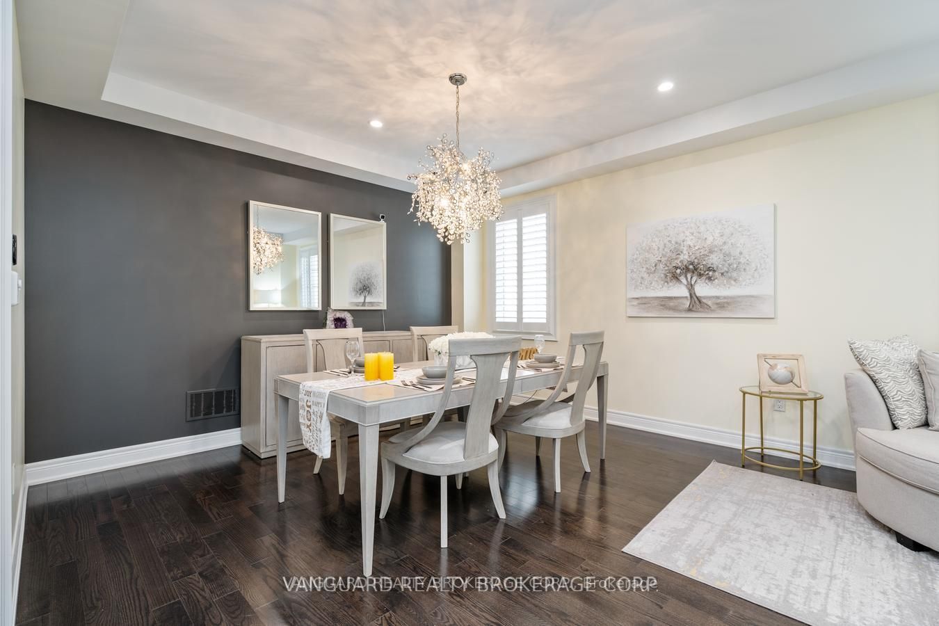 38 Dunrobin Cres