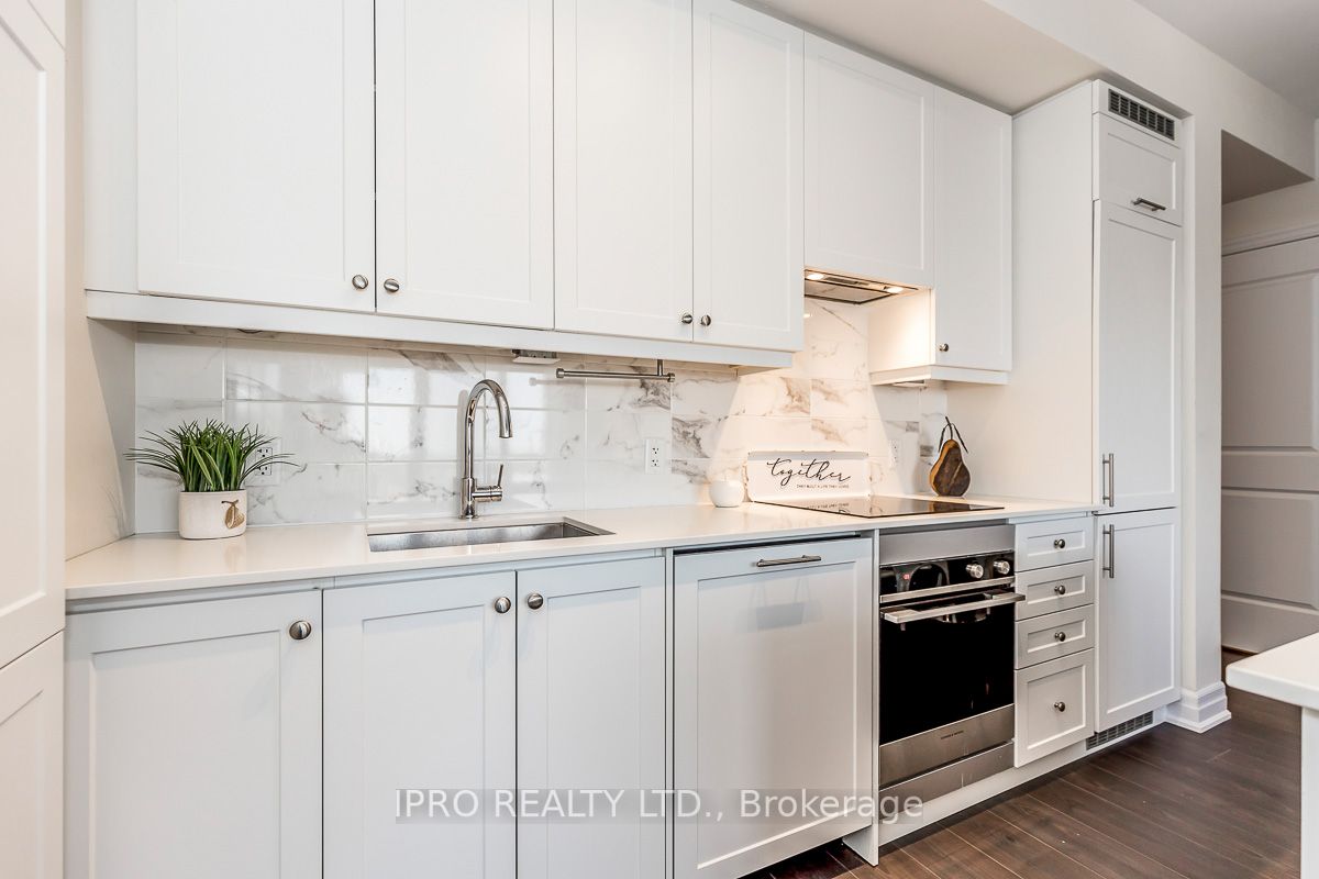 9085 Jane Street, #1910