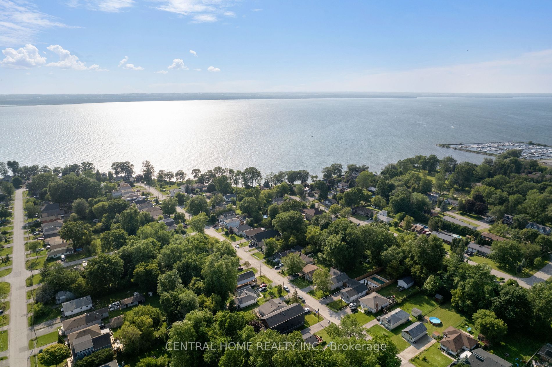 208 Bayview Ave