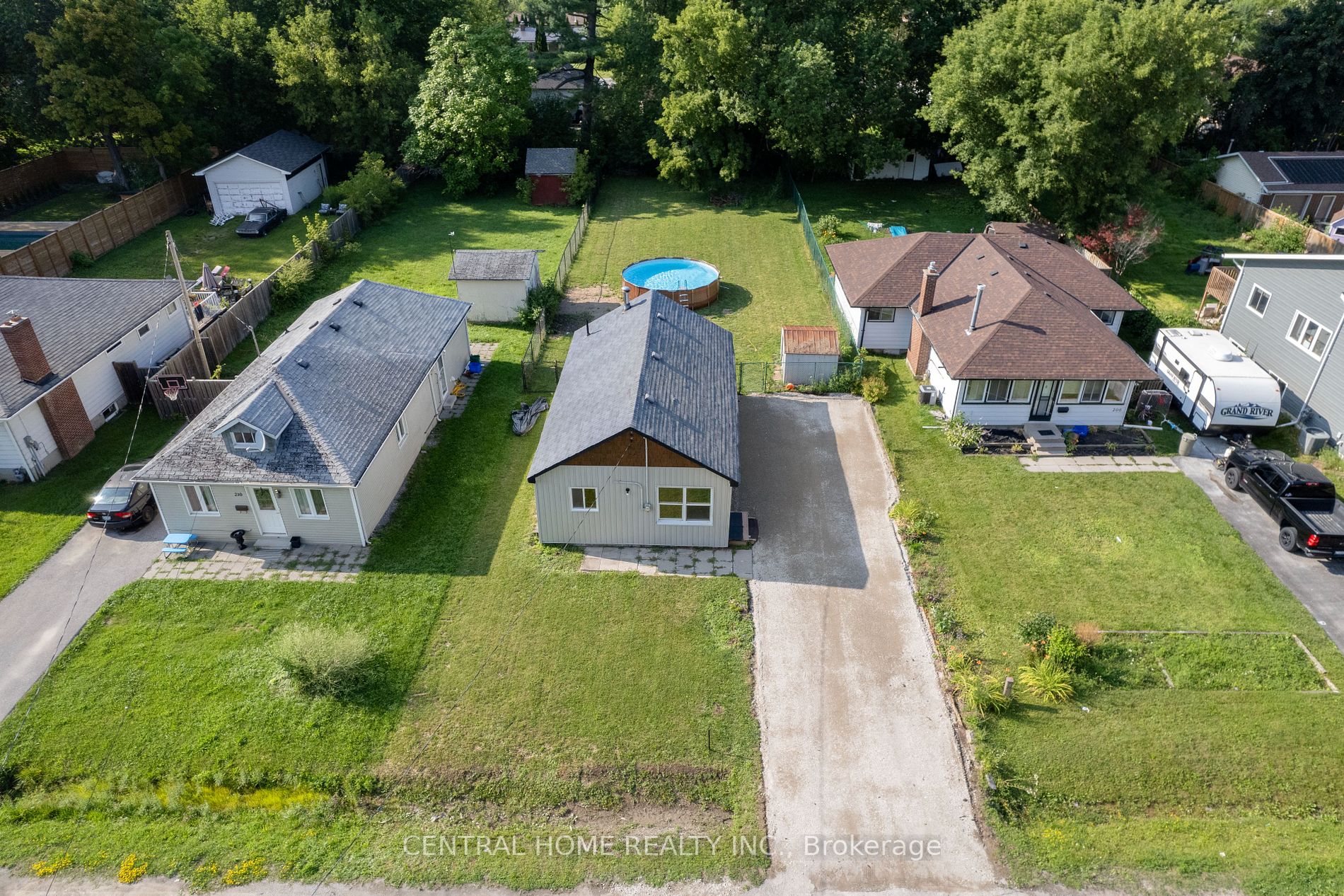208 Bayview Ave