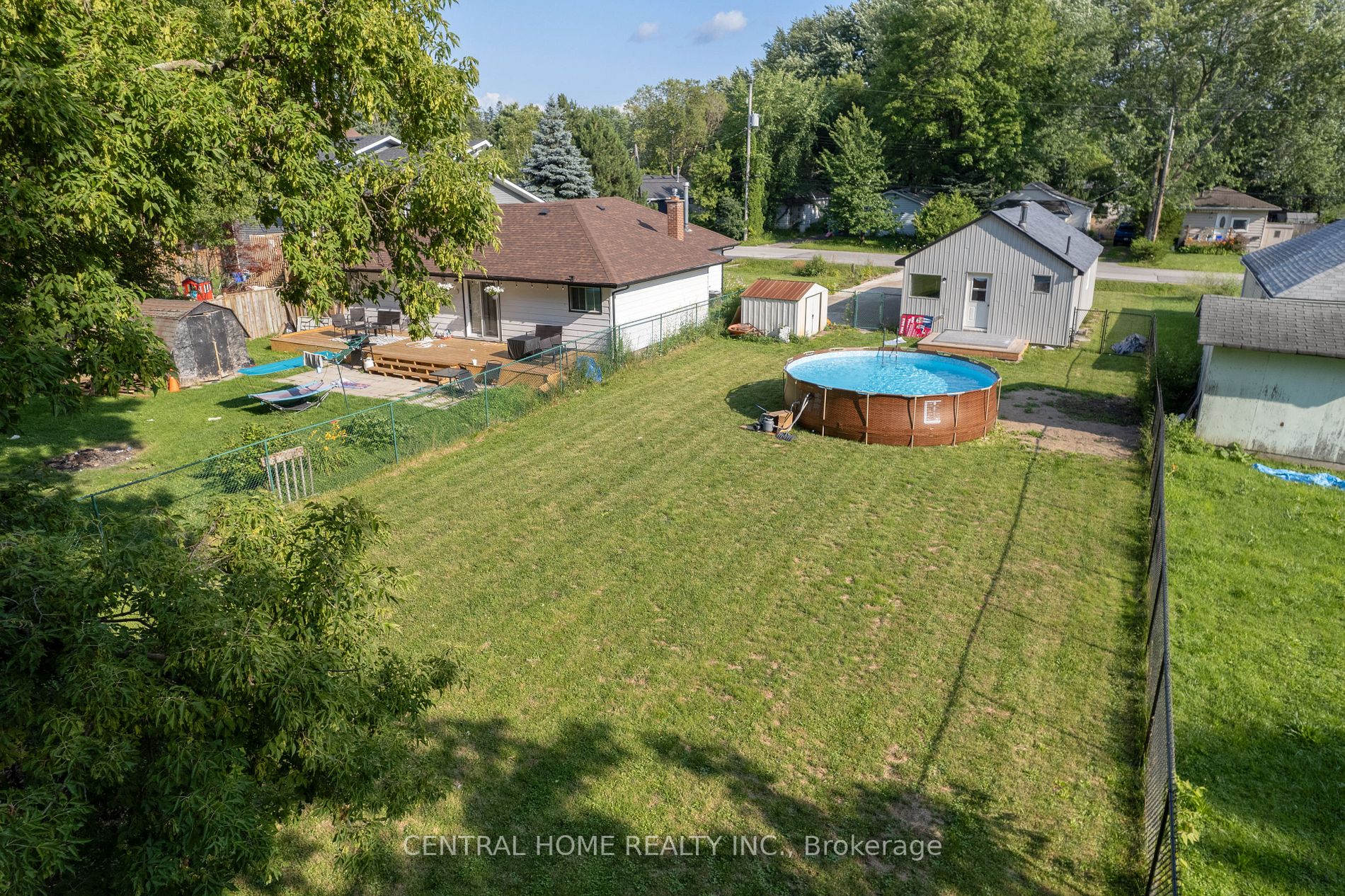 208 Bayview Ave