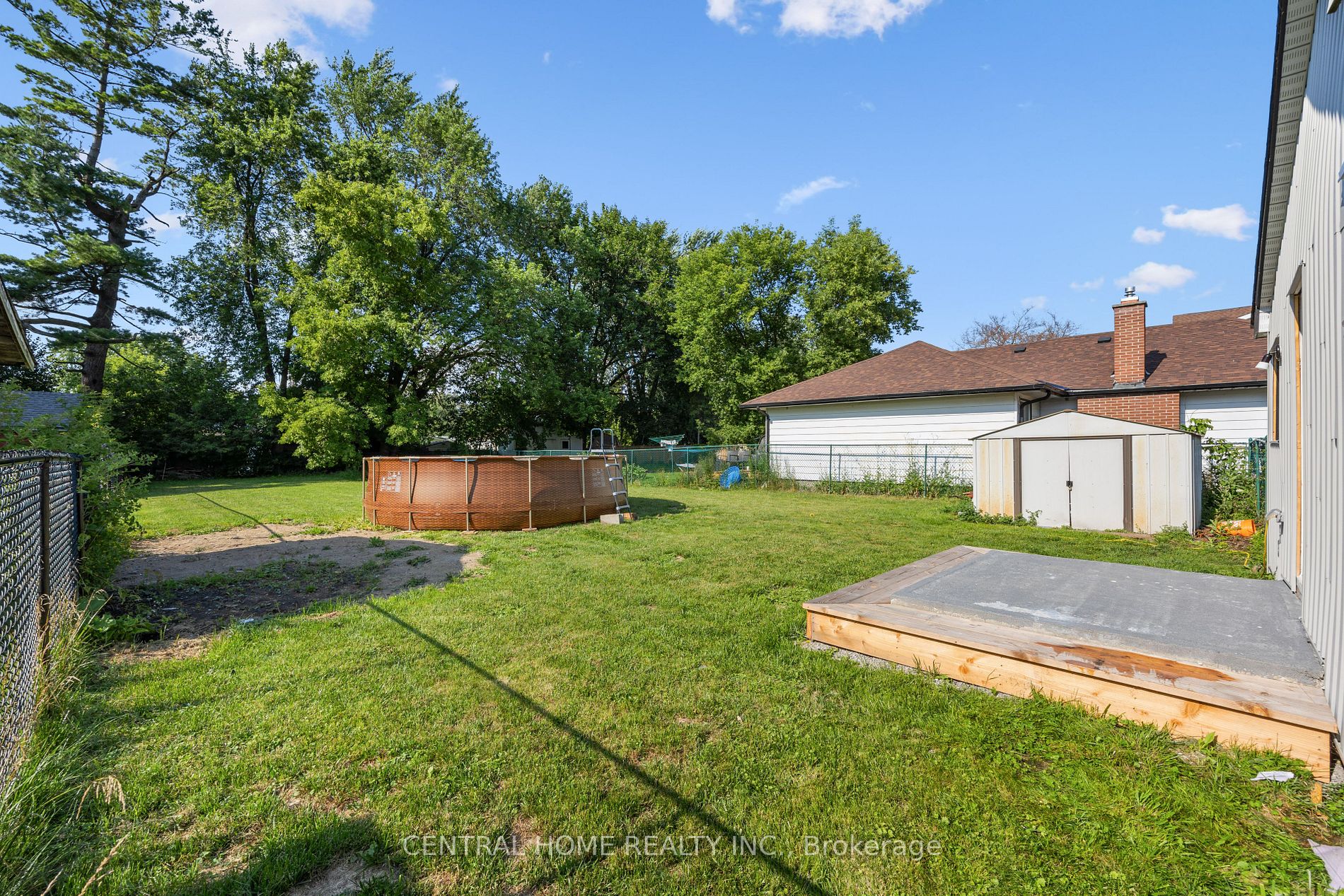 208 Bayview Ave