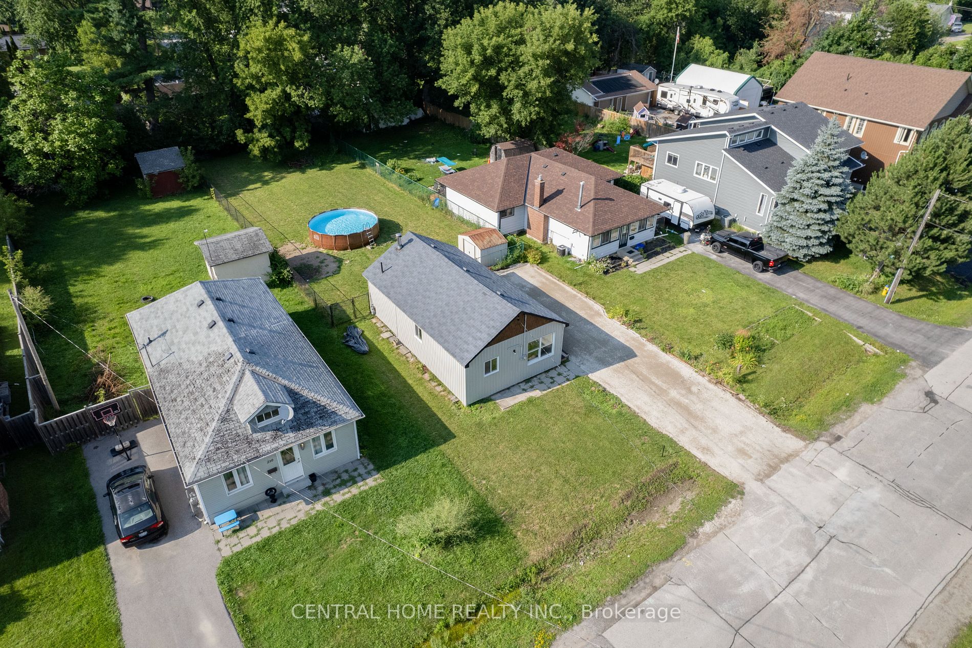 208 Bayview Ave
