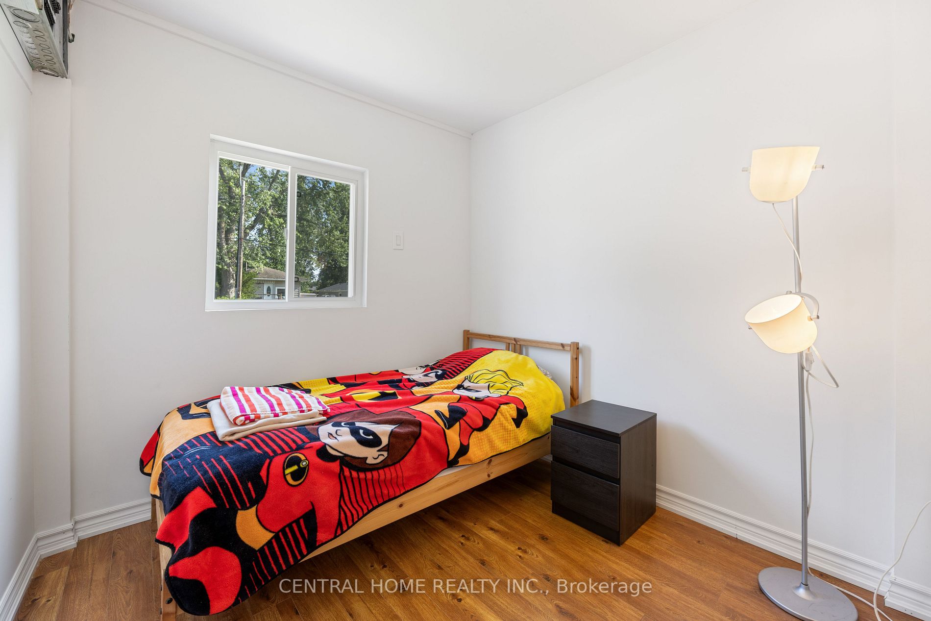 208 Bayview Ave