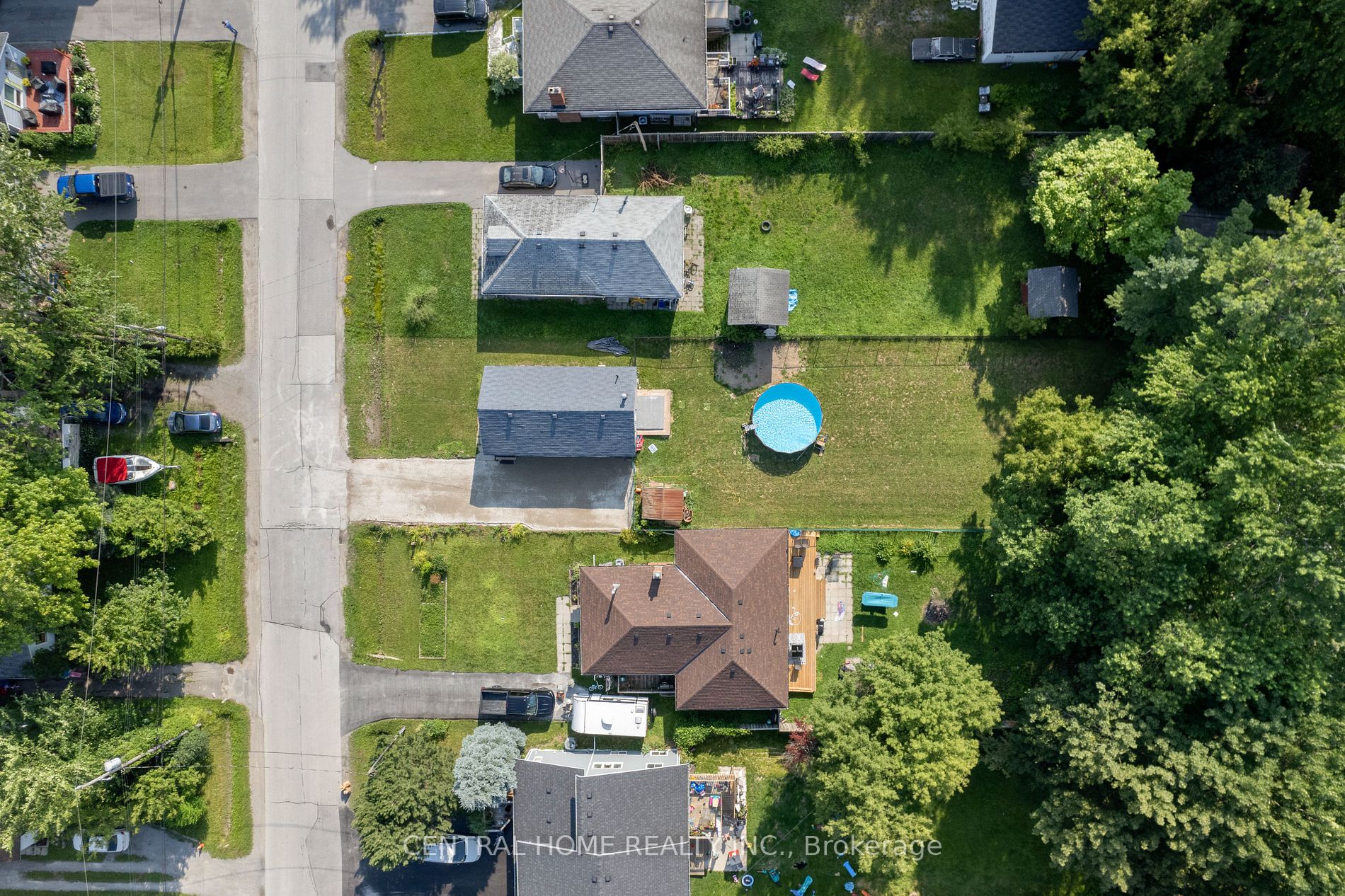 208 Bayview Ave