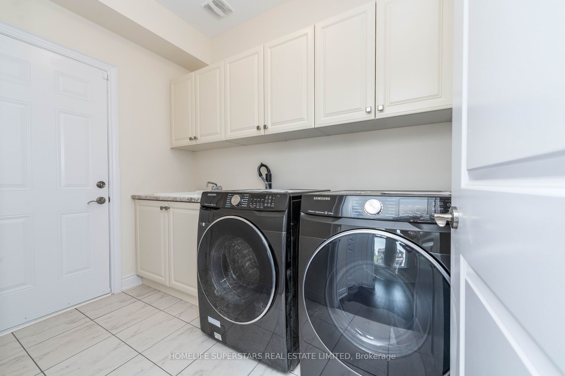 46 Ridgeview Court
