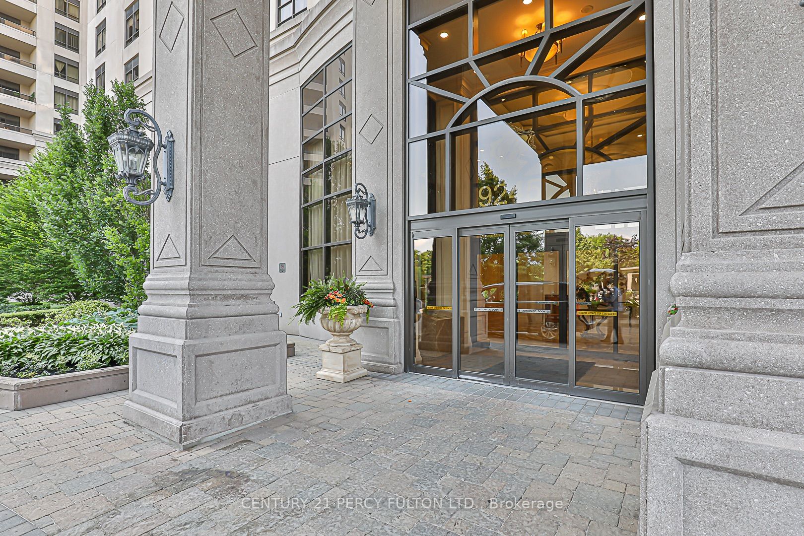 9245 Jane St, #1114