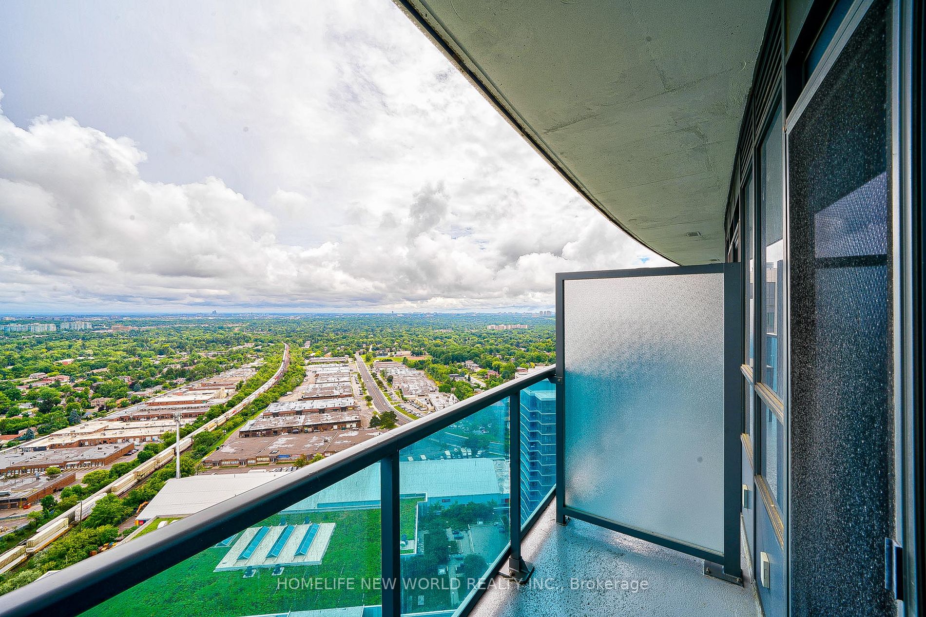 7171 Yonge St, #2706