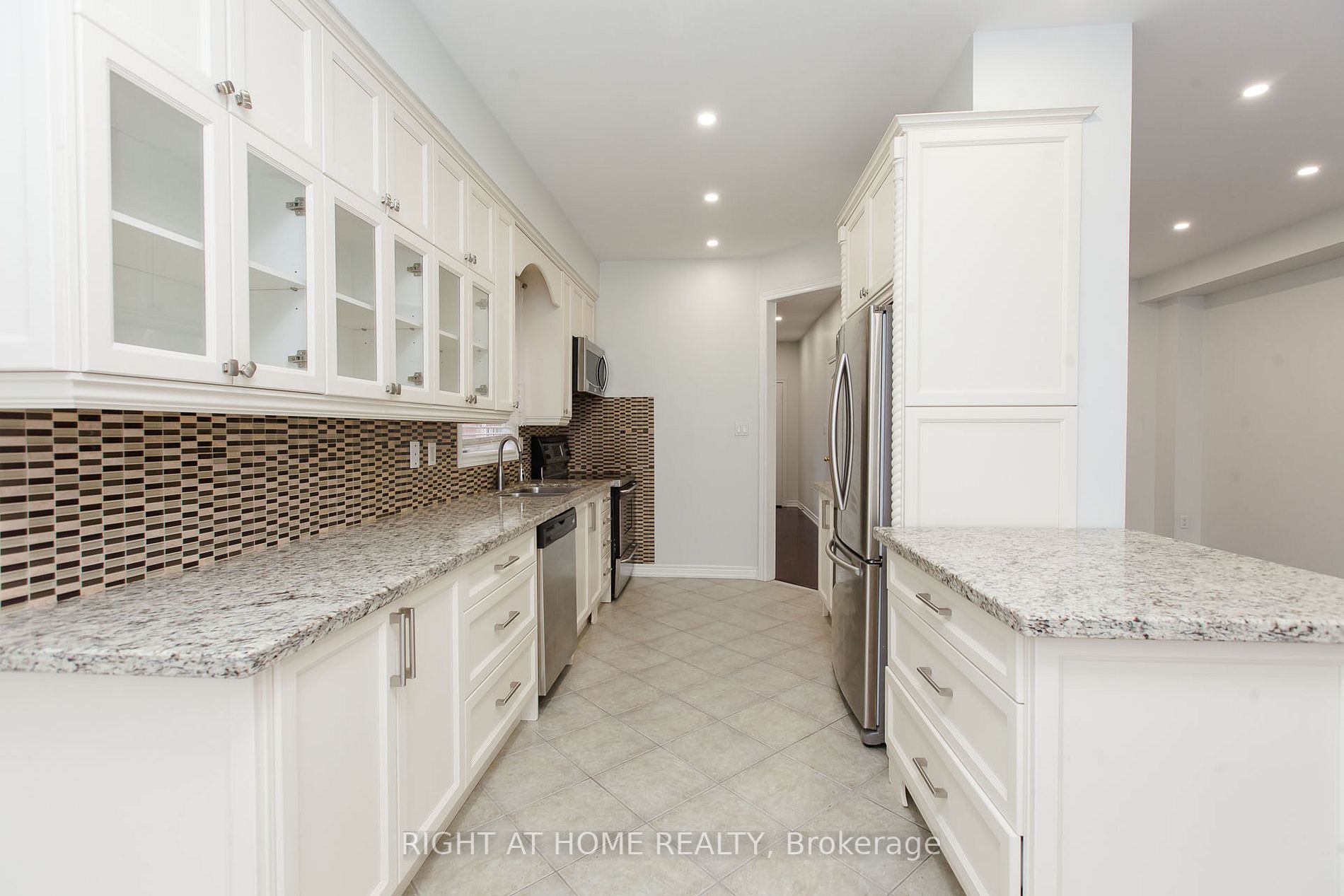 28 Ozner Cres