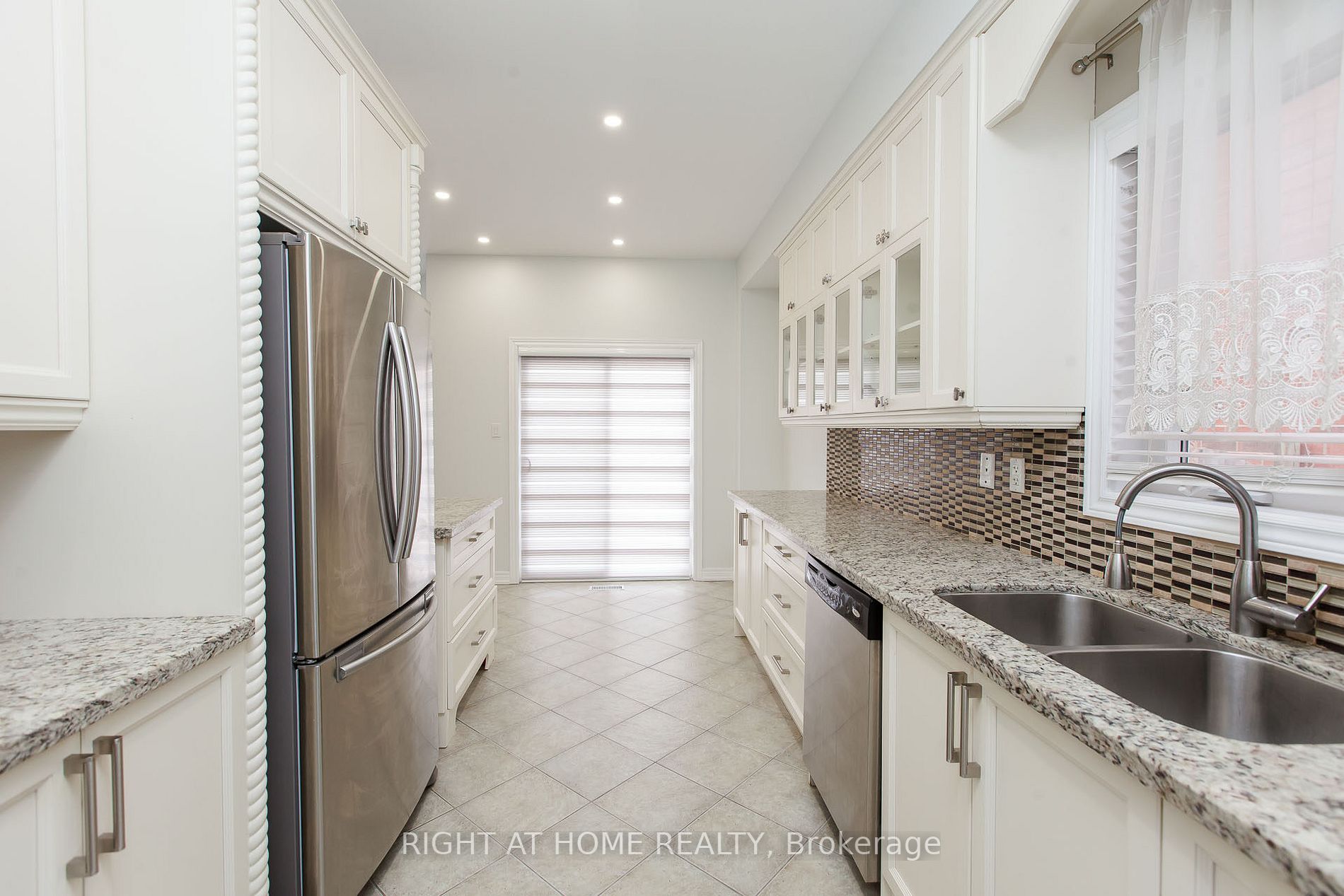 28 Ozner Cres