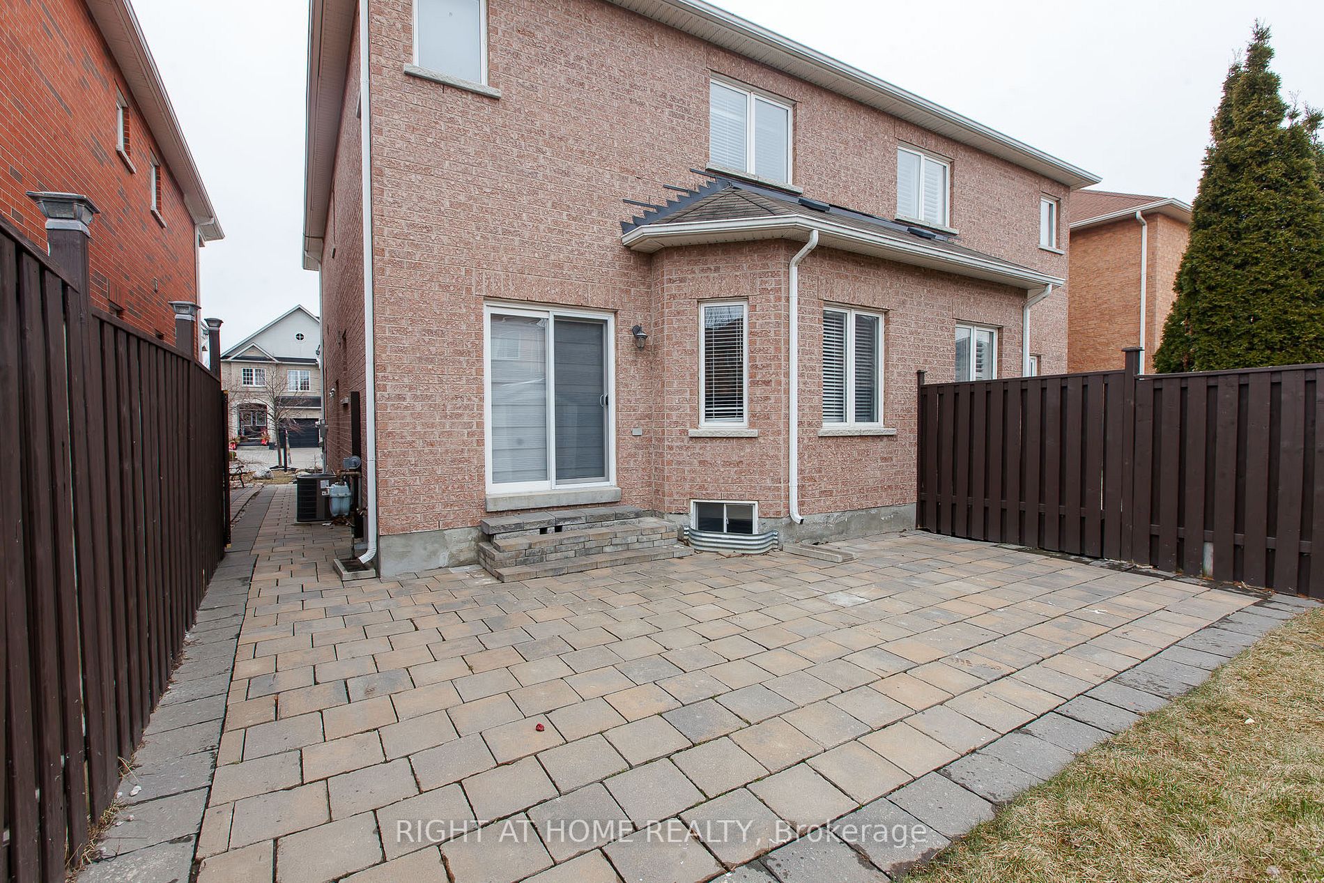 28 Ozner Cres