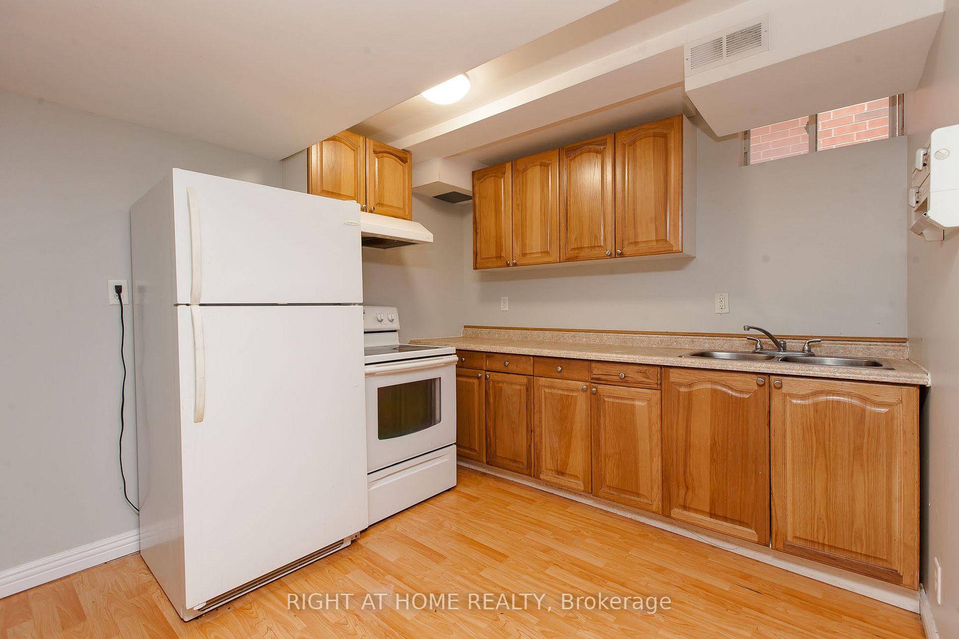 28 Ozner Cres