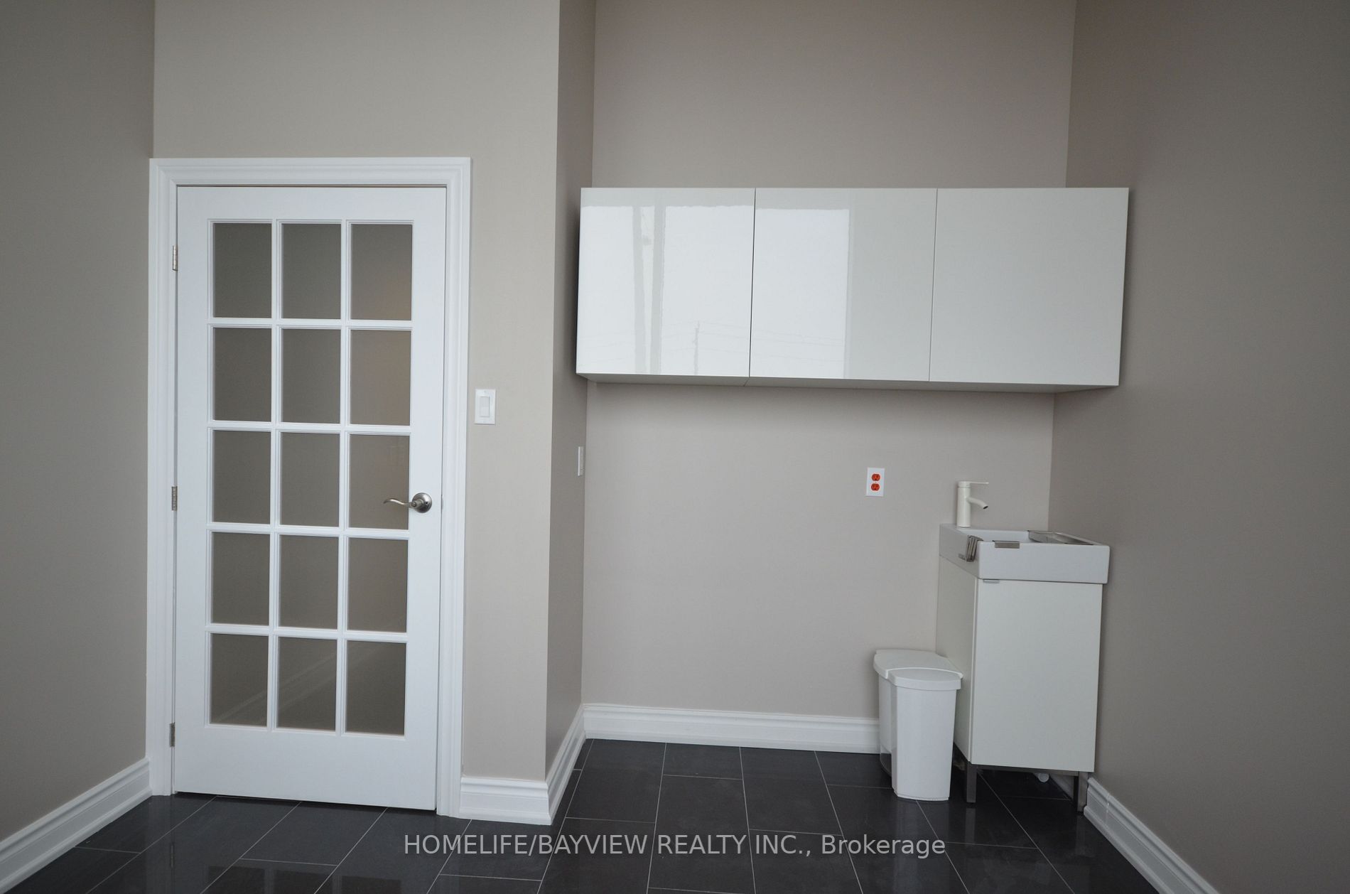 7163 Yonge St, #245