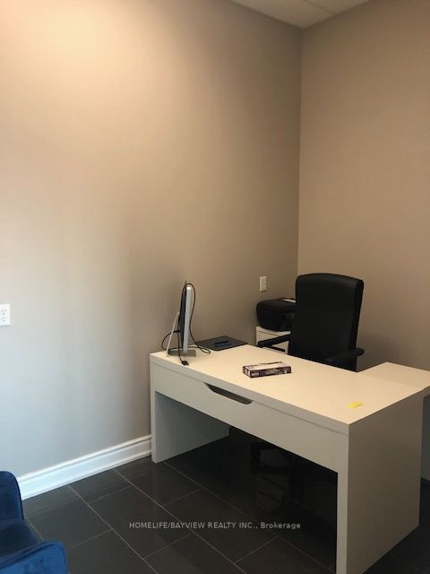 7163 Yonge St, #245