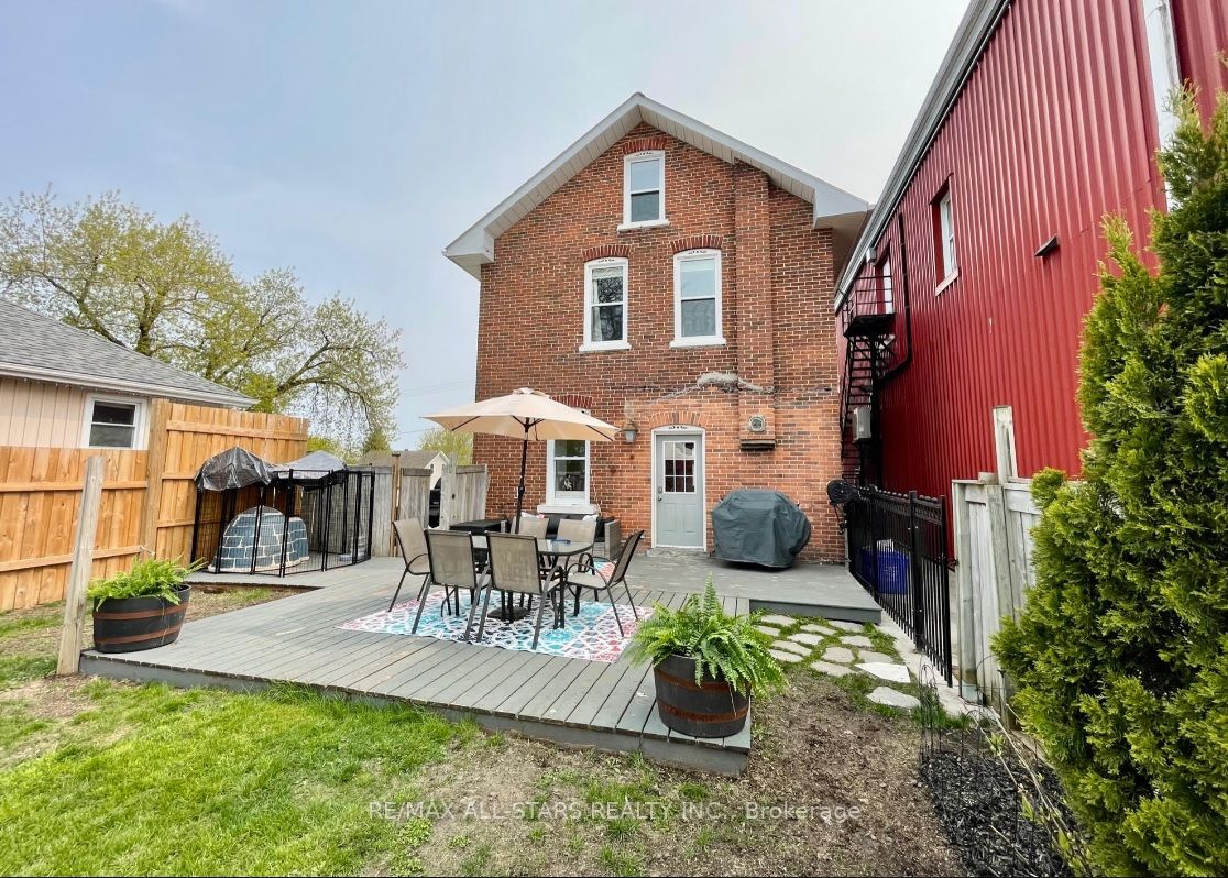 72 River St