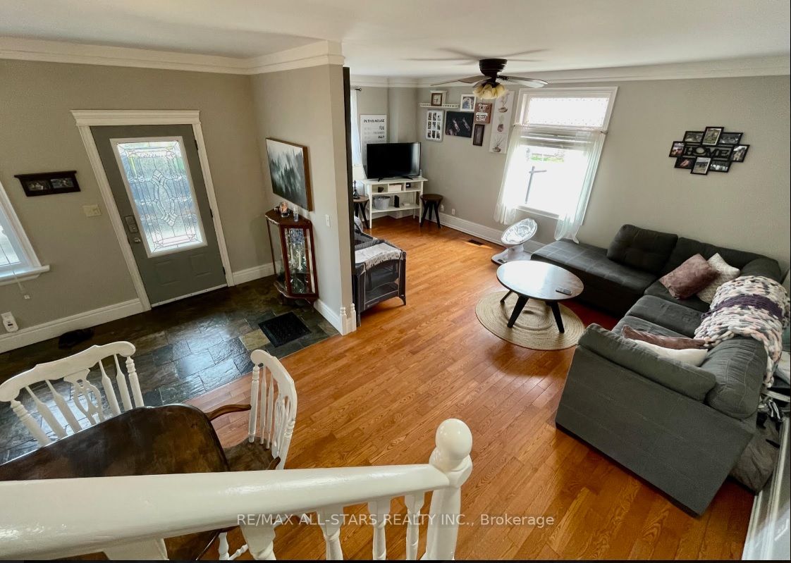 72 River St