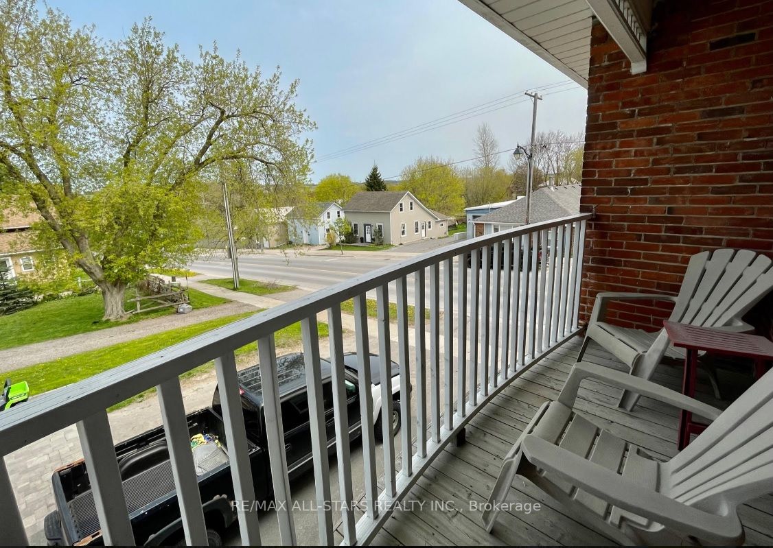 72 River St