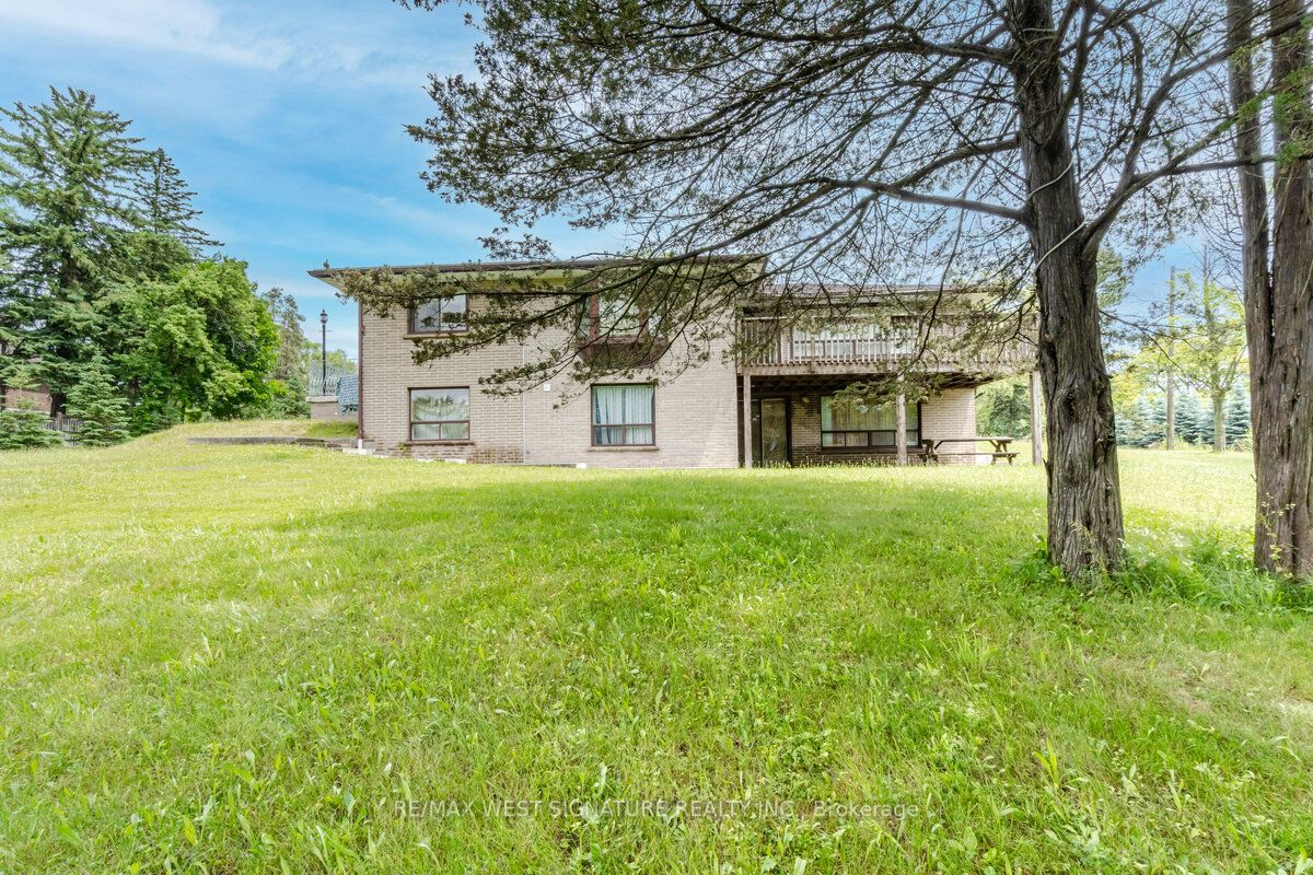 10 Keewaydin Rd