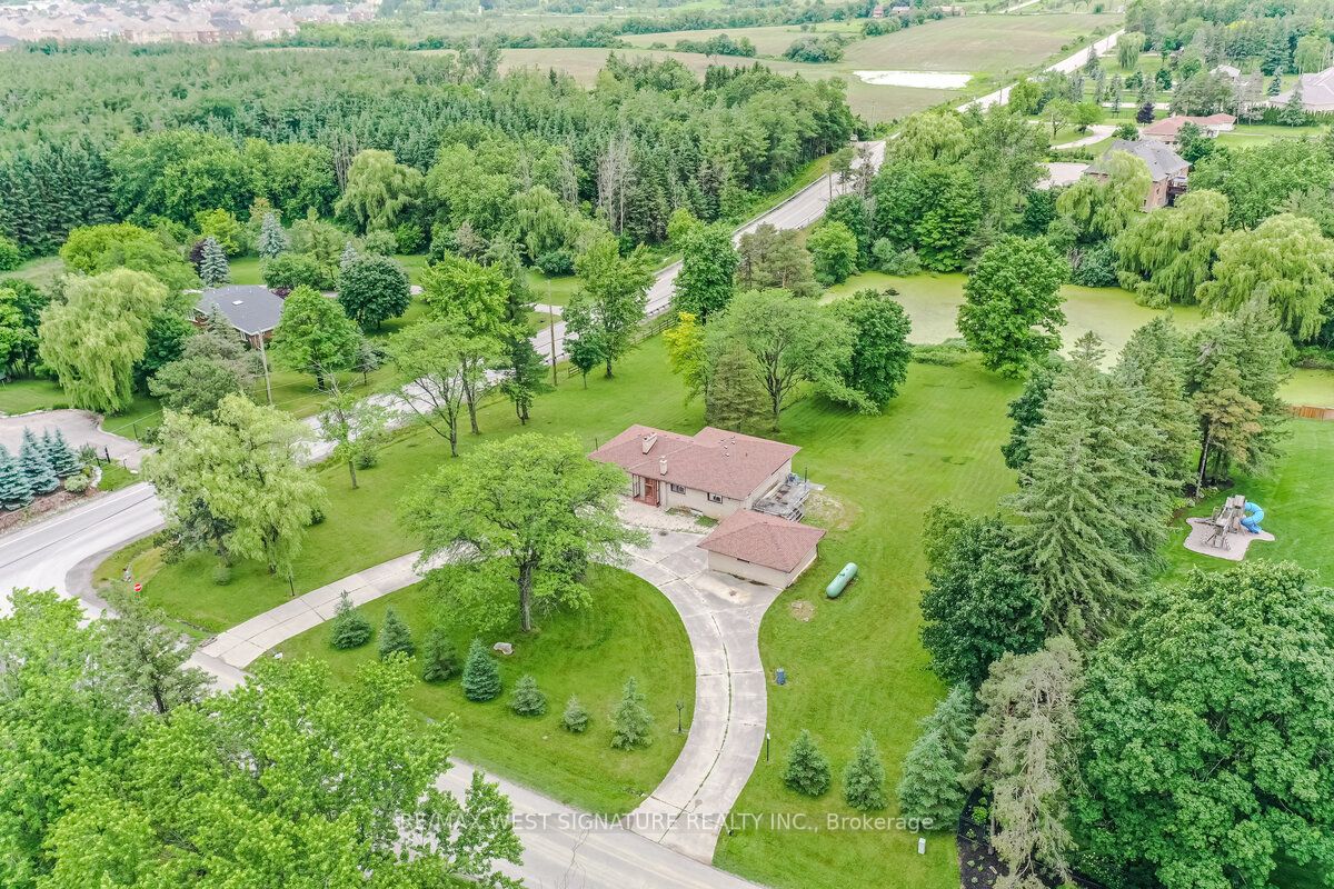 10 Keewaydin Rd
