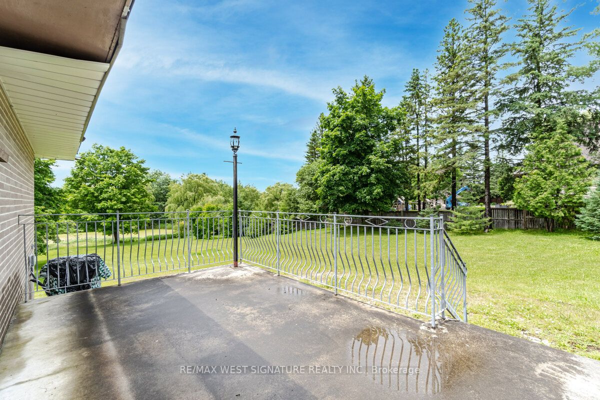 10 Keewaydin Rd
