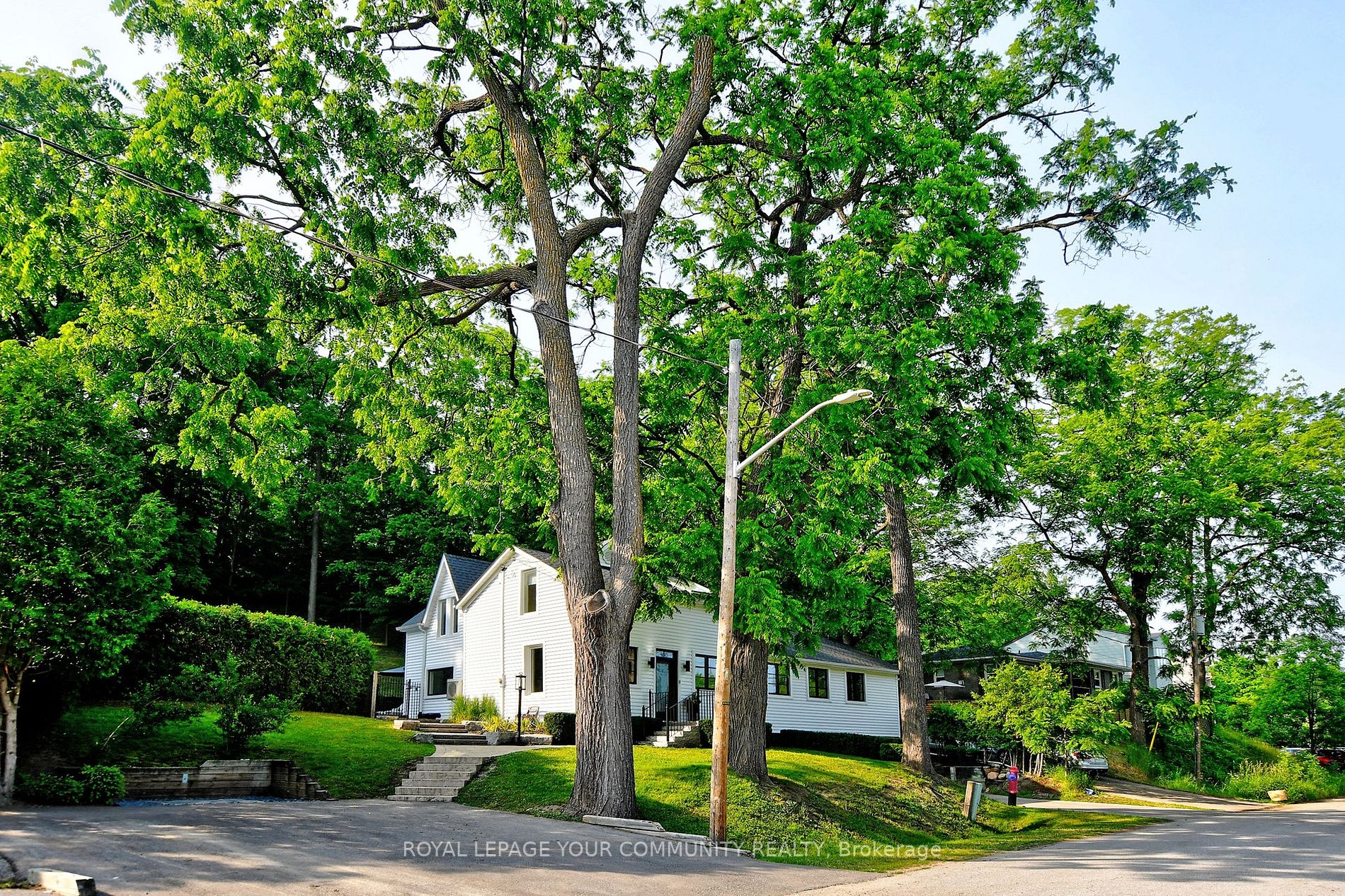 186 Main Street N
