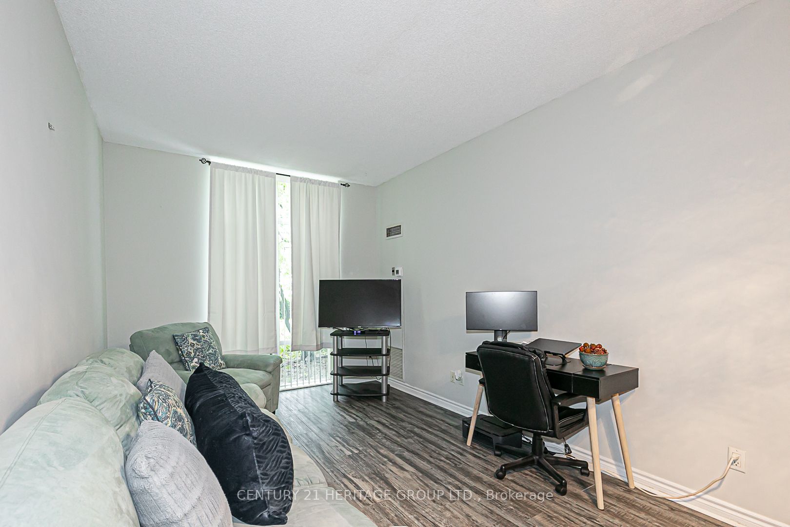 130 Pond Dr, #102