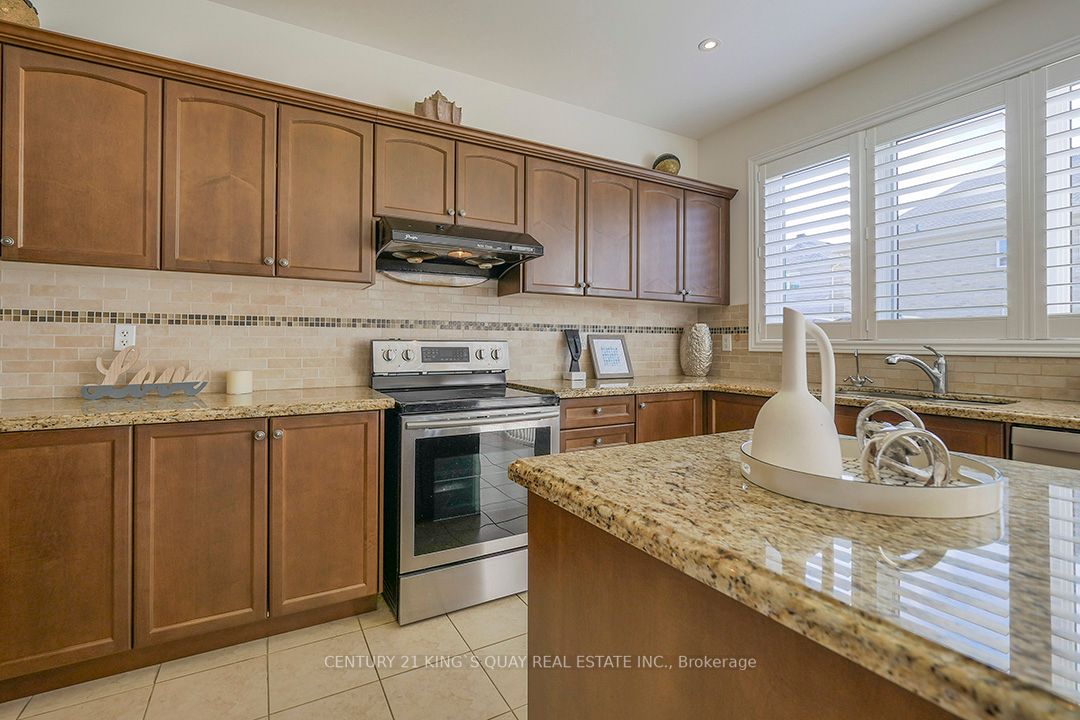 50 Castleglen Blvd