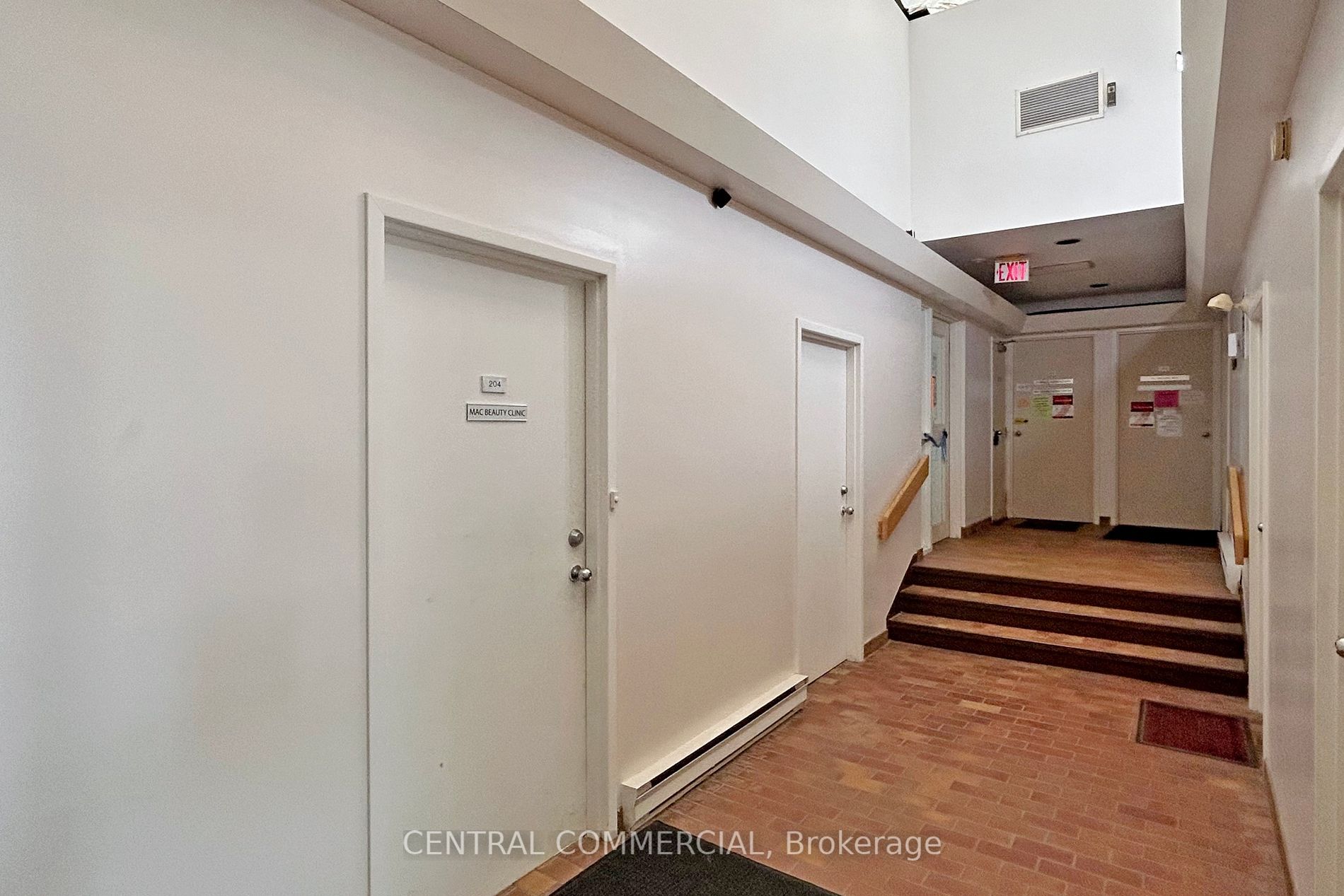 10168 Yonge St, #204