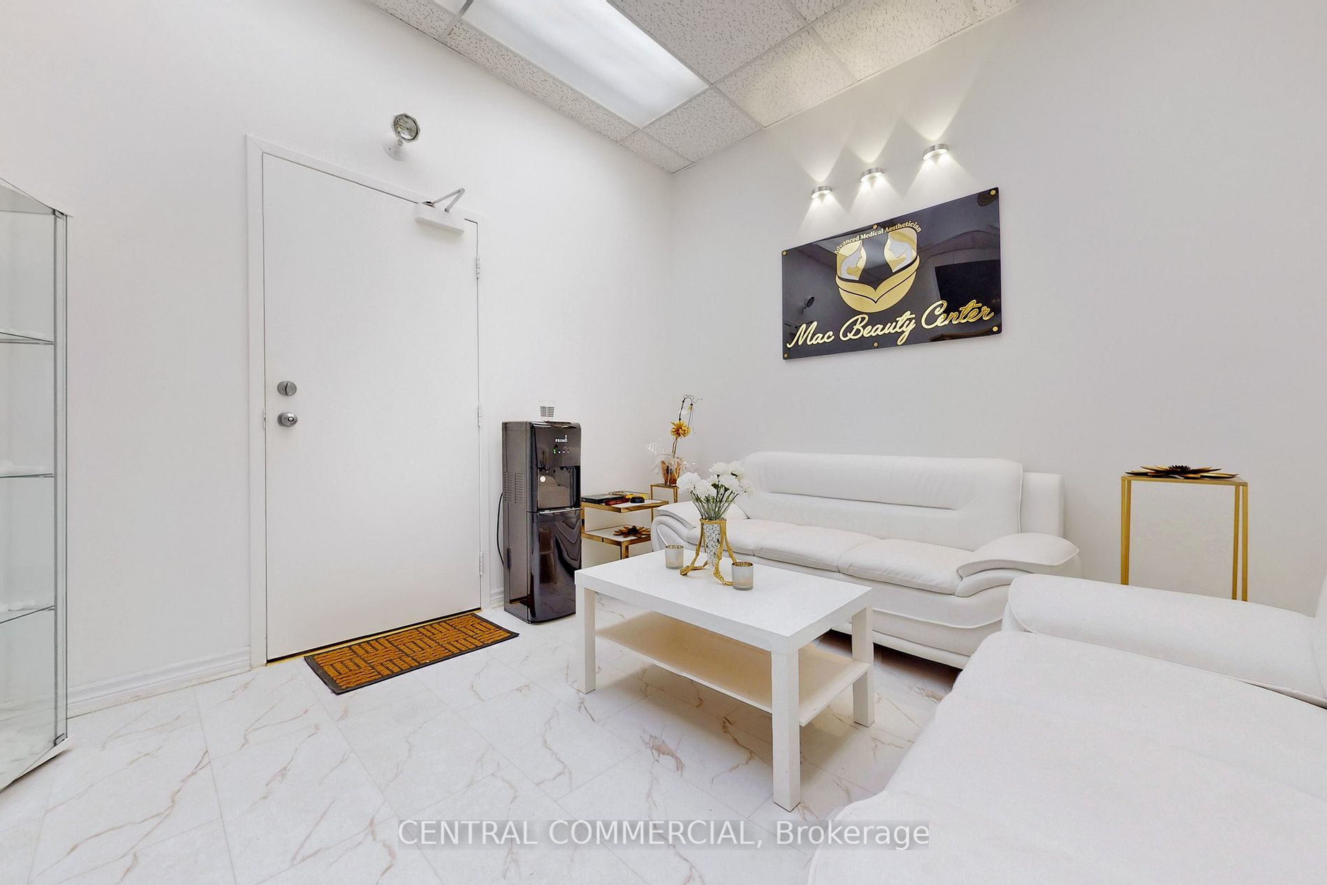 10168 Yonge St, #204