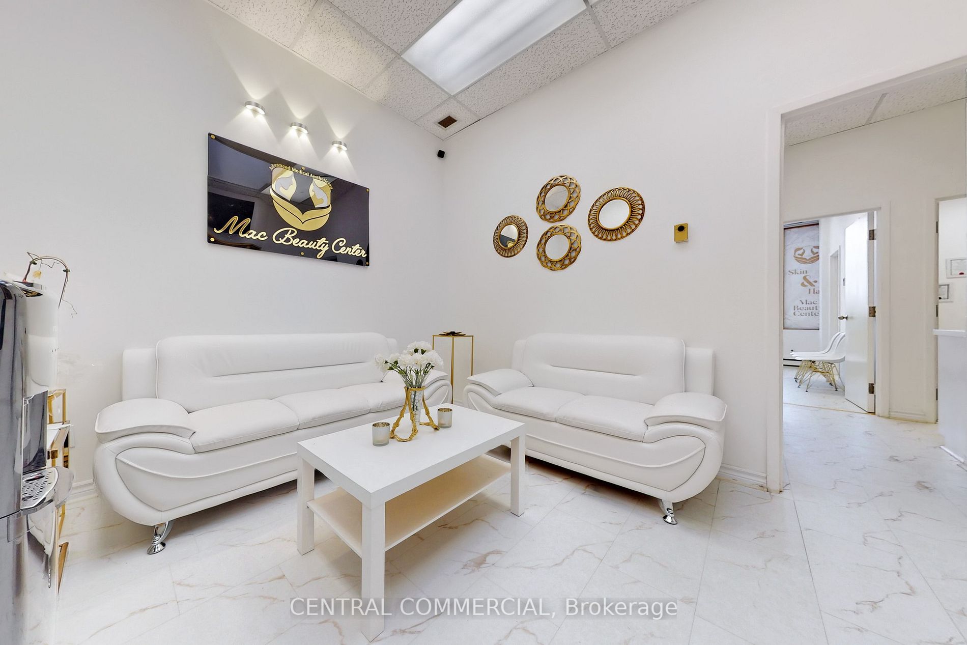 10168 Yonge St, #204