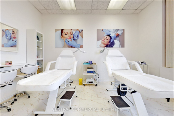 10168 Yonge St, Richmond Hill