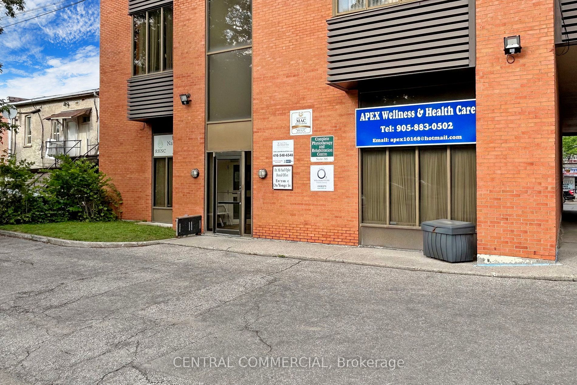 10168 Yonge St, #204