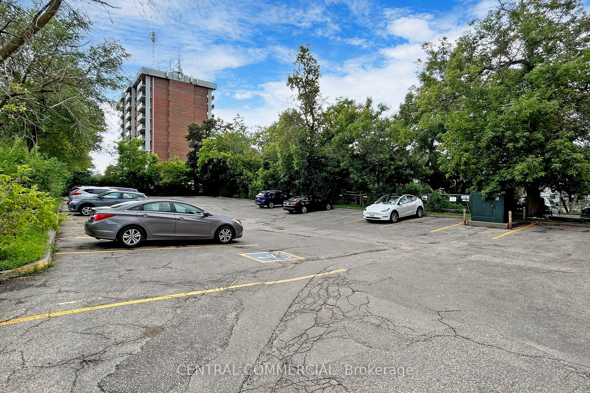 10168 Yonge St, #204
