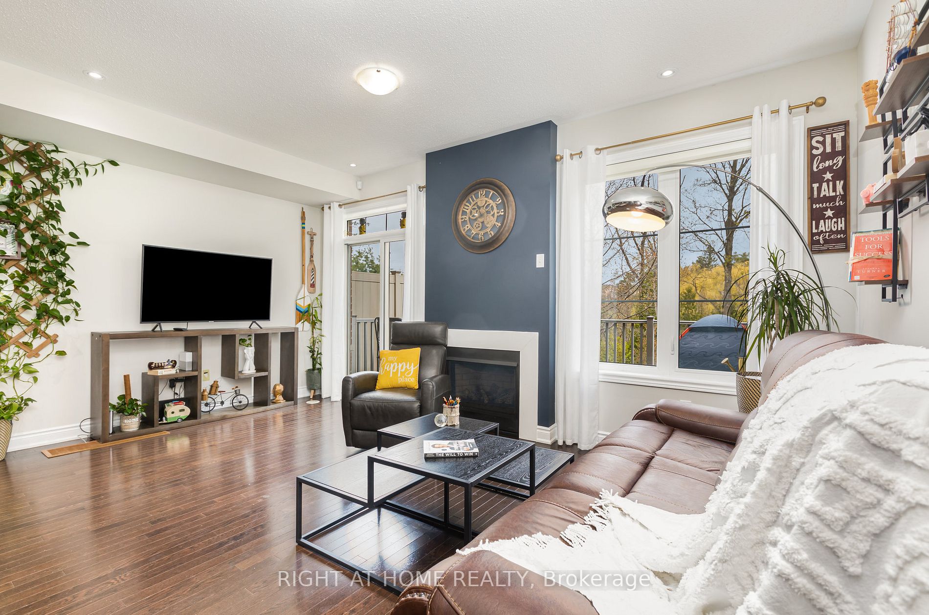 1331 Major Mackenzie Dr, #124
