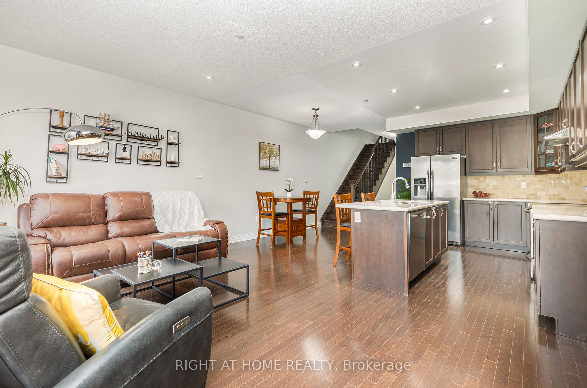 1331 Major Mackenzie Dr, #124