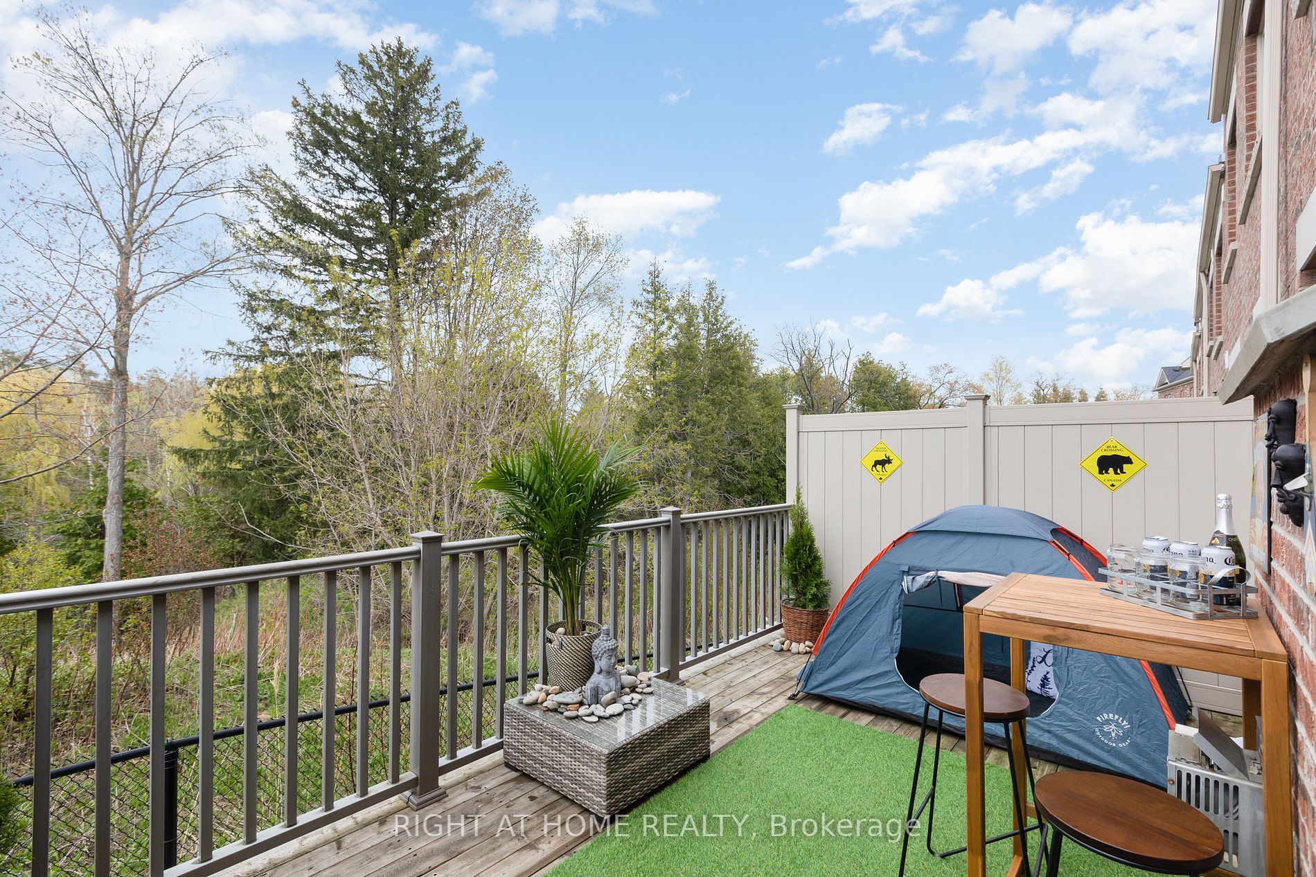 1331 Major Mackenzie Dr, #124