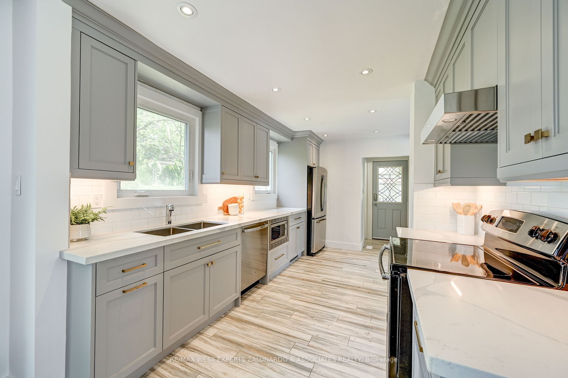 5 Osler Crt