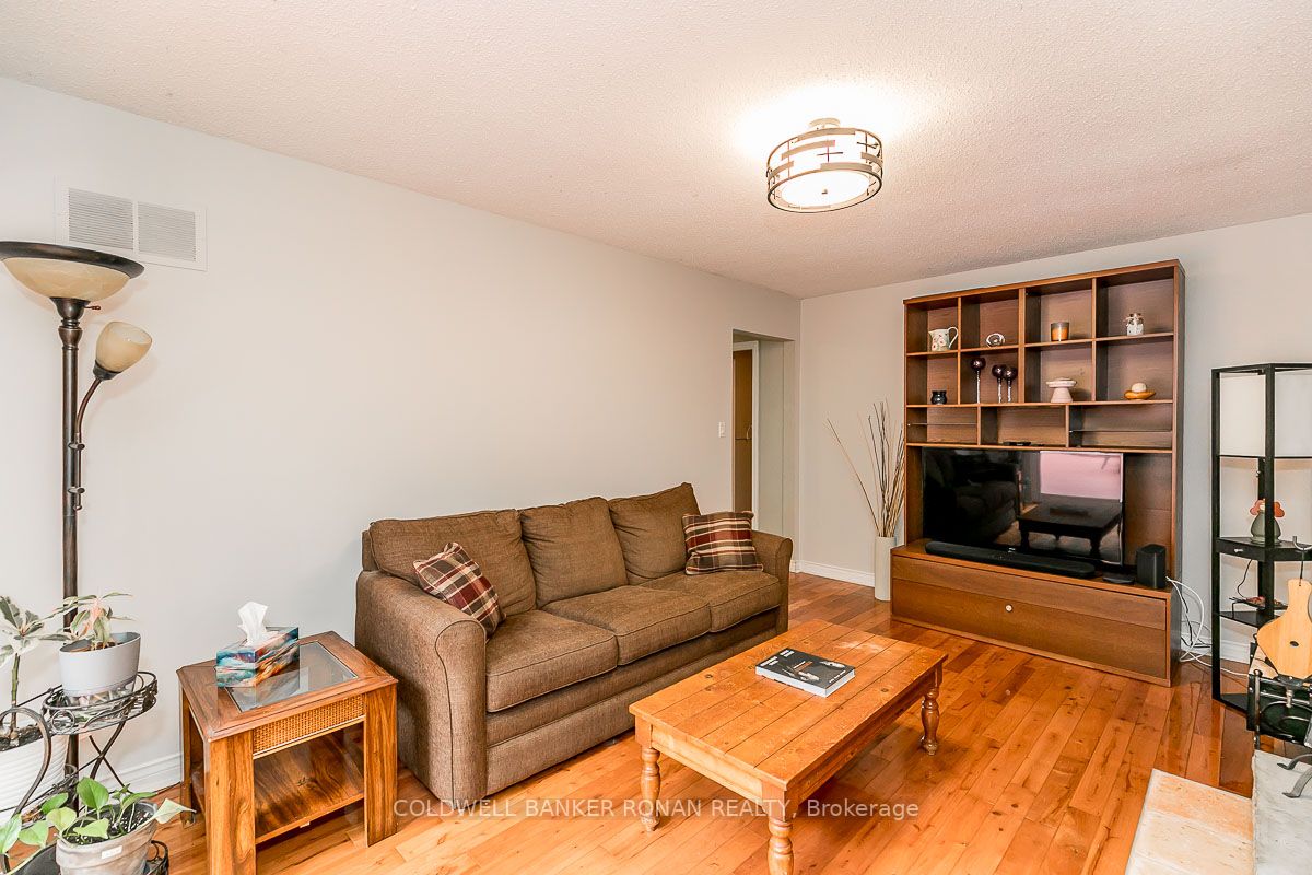 6 Brown St